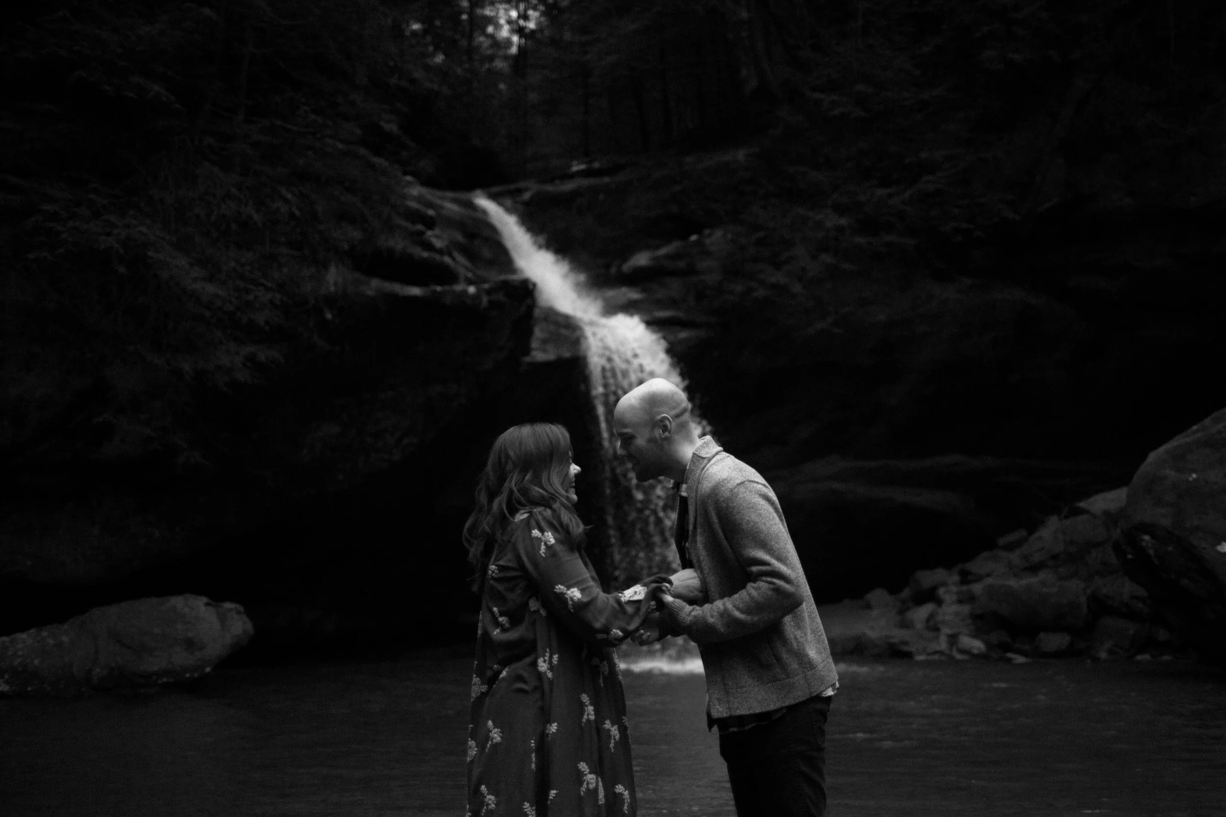 jake and krysti dayton ohio wedding photographer sarah rose hocking hills