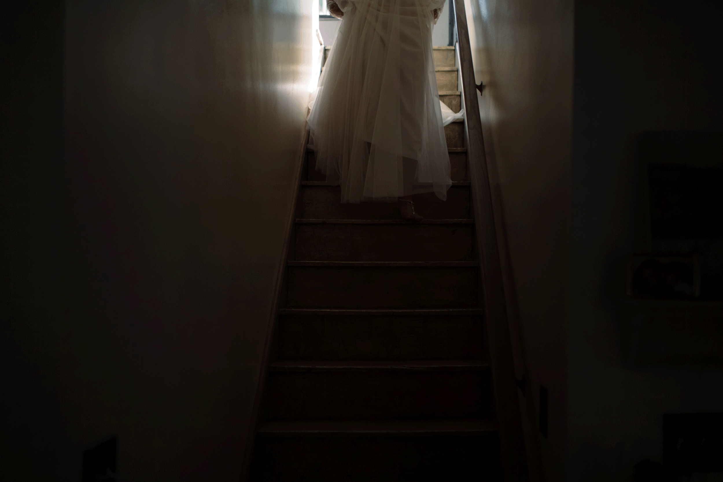 canyon run ranch wedding bohemian wedding photographer ohio bohemian wedding dayton ohio wedding photographer columbus ohio wedding photographer sarah rose hayley paige wedding dress gif