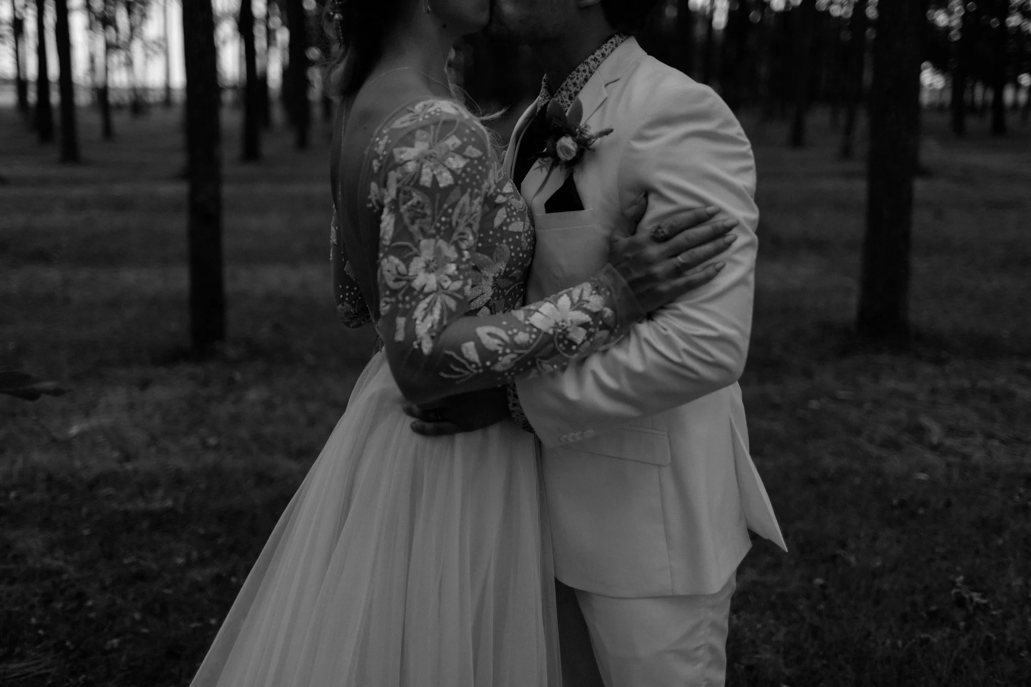 canyon run ranch wedding bohemian wedding photographer ohio bohemian wedding dayton ohio wedding photographer columbus ohio wedding photographer sarah rose hayley paige wedding gown