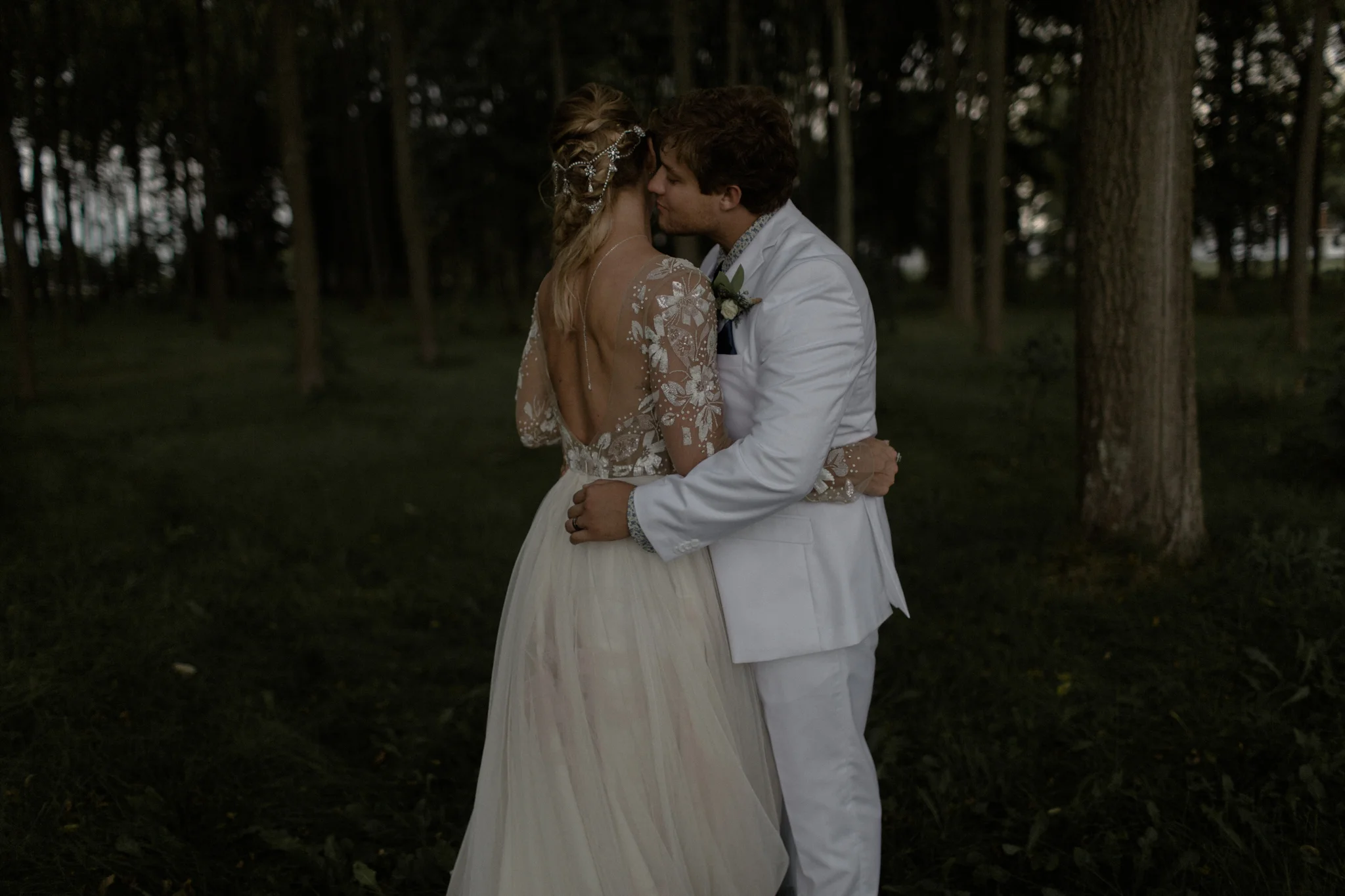 canyon run ranch wedding bohemian wedding photographer ohio bohemian wedding dayton ohio wedding photographer columbus ohio wedding photographer sarah rose hayley paige wedding gown