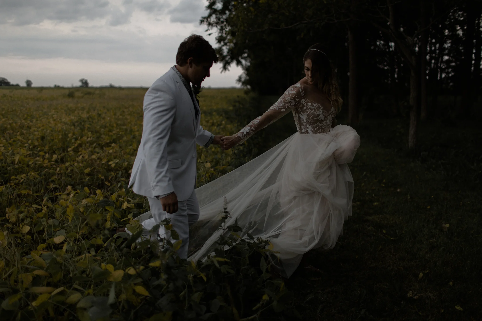 canyon run ranch wedding bohemian wedding photographer ohio bohemian wedding dayton ohio wedding photographer columbus ohio wedding photographer sarah rose hayley paige wedding gown
