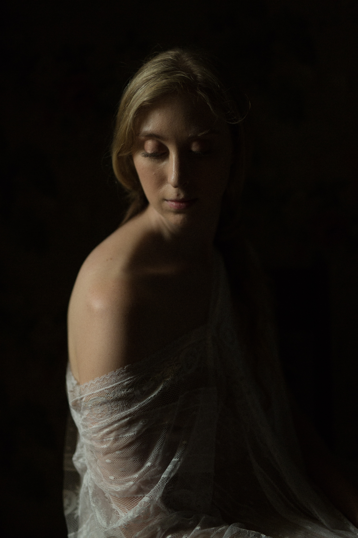 Renaissance painting inspiration bohemian victorian chiaroscuro portrait light classic portraiture Columbus Ohio sarah rose photography