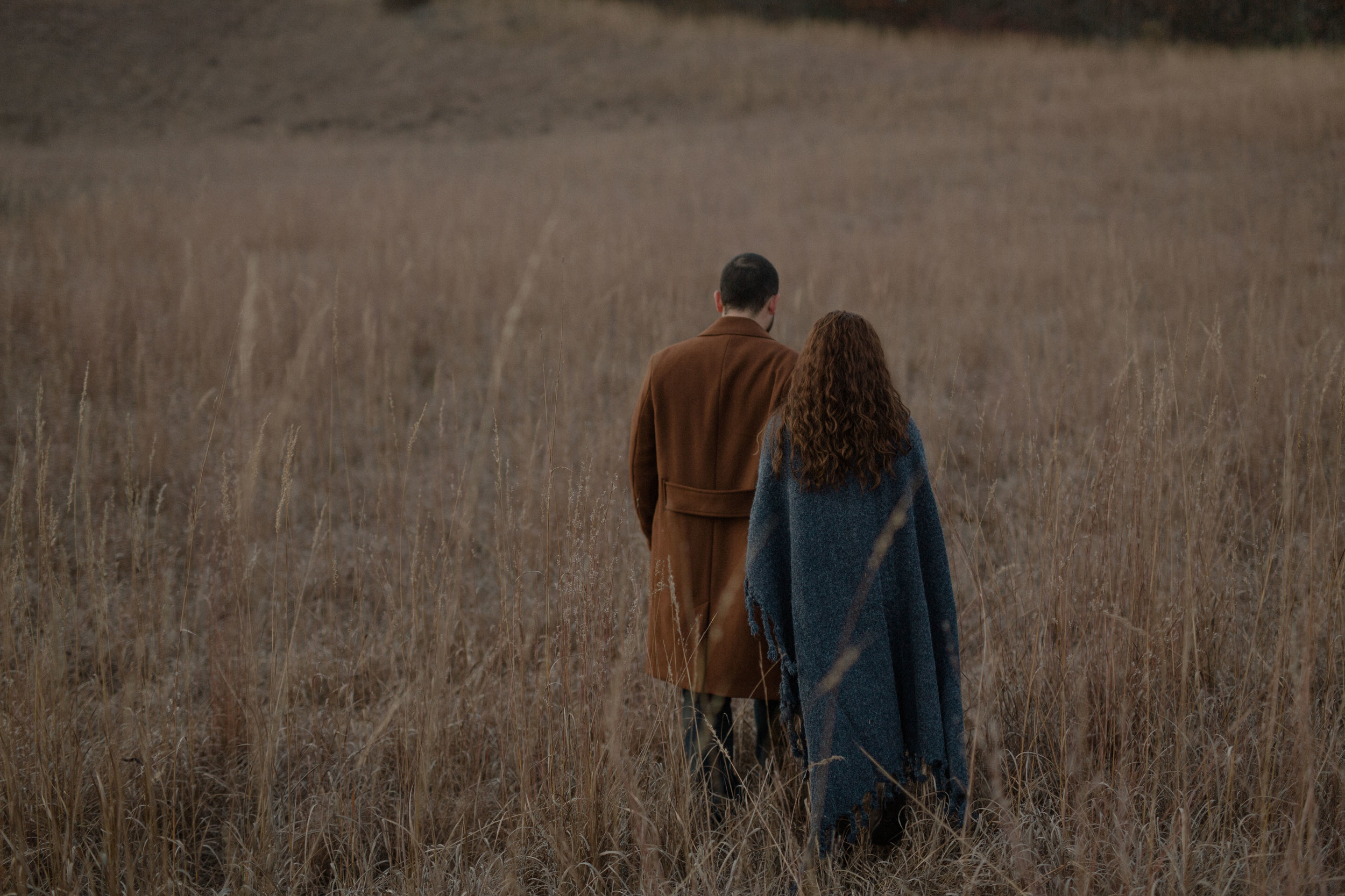  autumn engagement session inspiration. fall engagement session colors. ohio engagement photographer. bohemian floral style. moody engagement photography. sarah rose photography. i am sarah rose. 