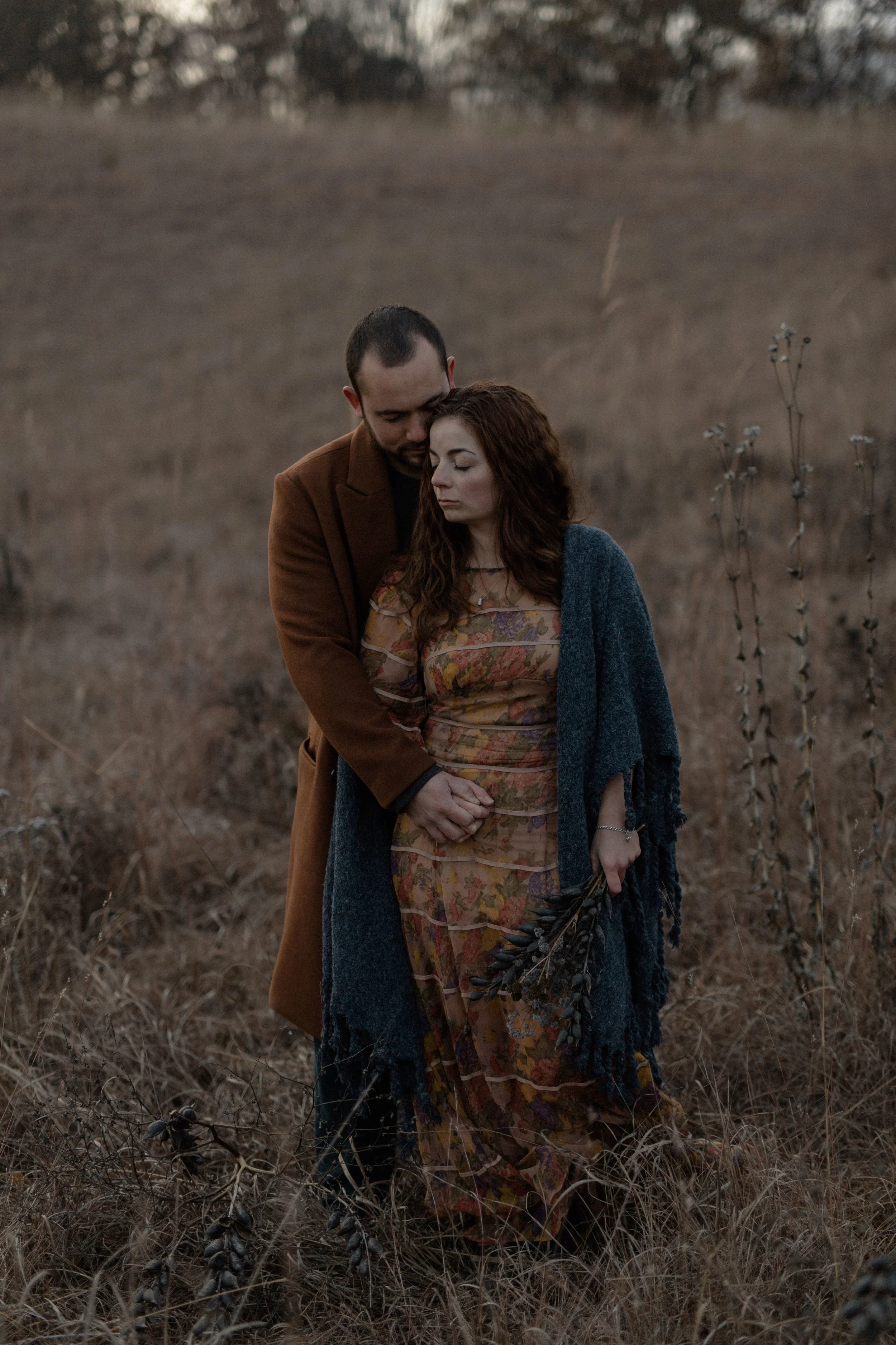 autumn engagement session inspiration. fall engagement session colors. ohio engagement photographer. bohemian floral style. moody engagement photography. sarah rose photography. i am sarah rose.