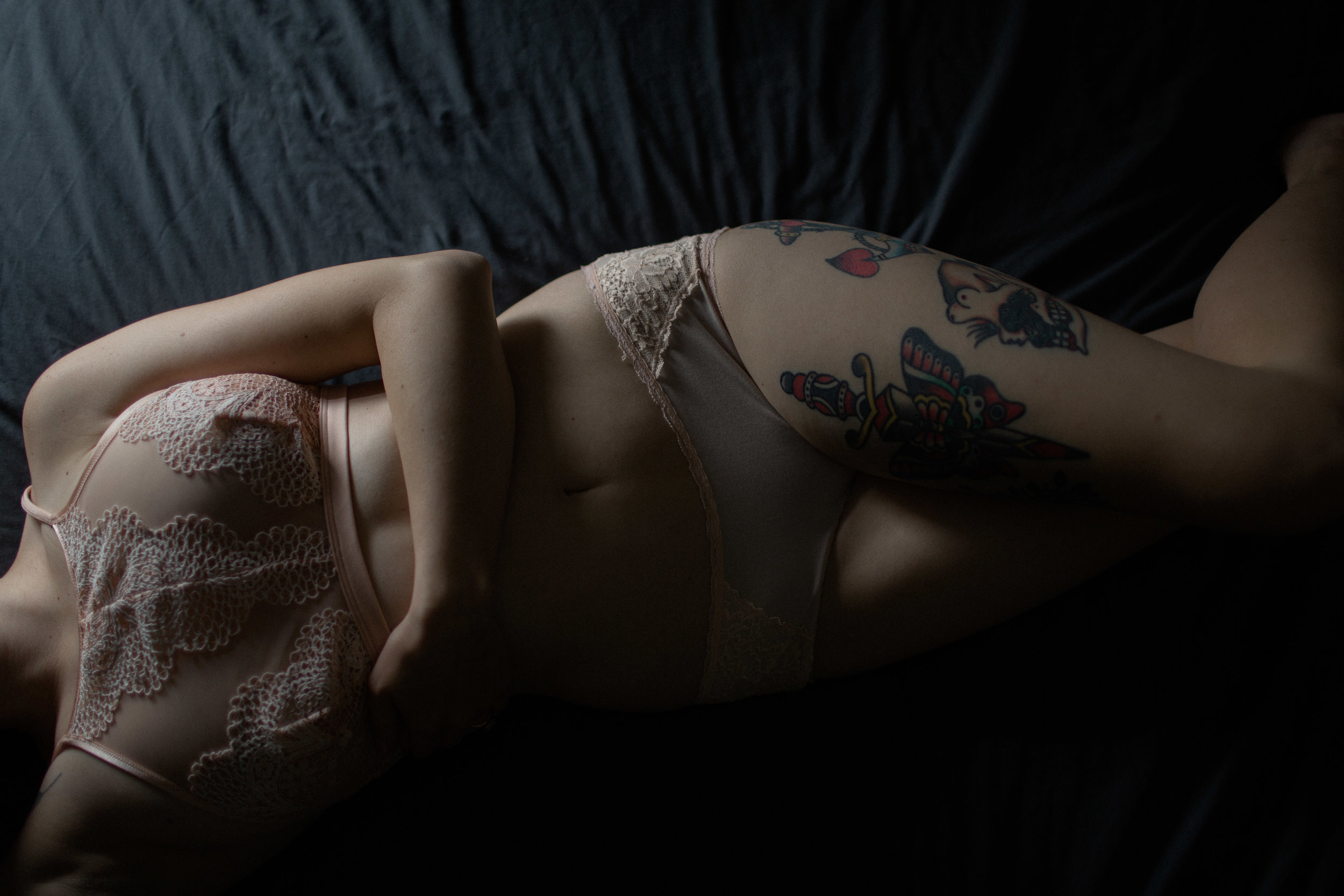 indianapolis boudoir photographer. fort wayne boudoir photographer. moody boudoir photography inspiration. intimate lifestyle photography. sarah rose photography. i am sarah rose.