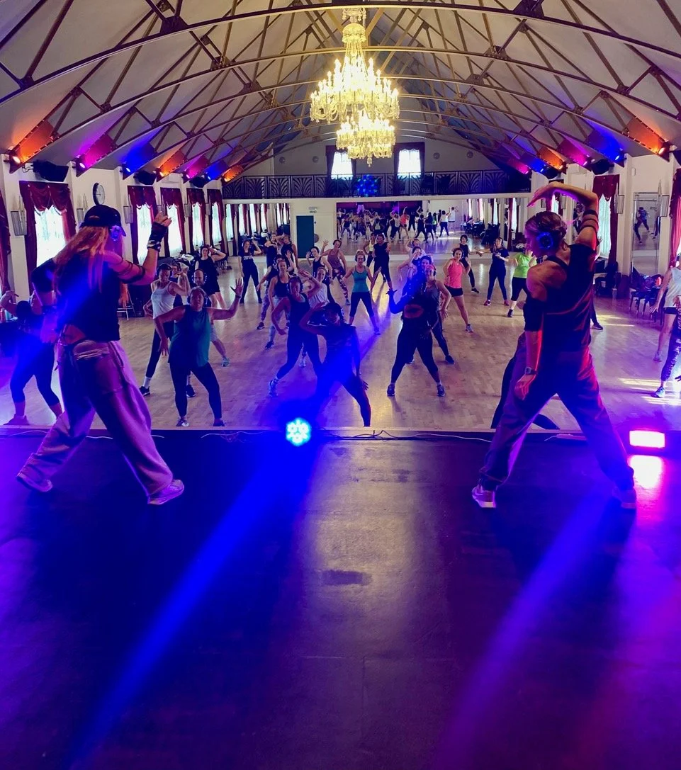 A sea of dancers