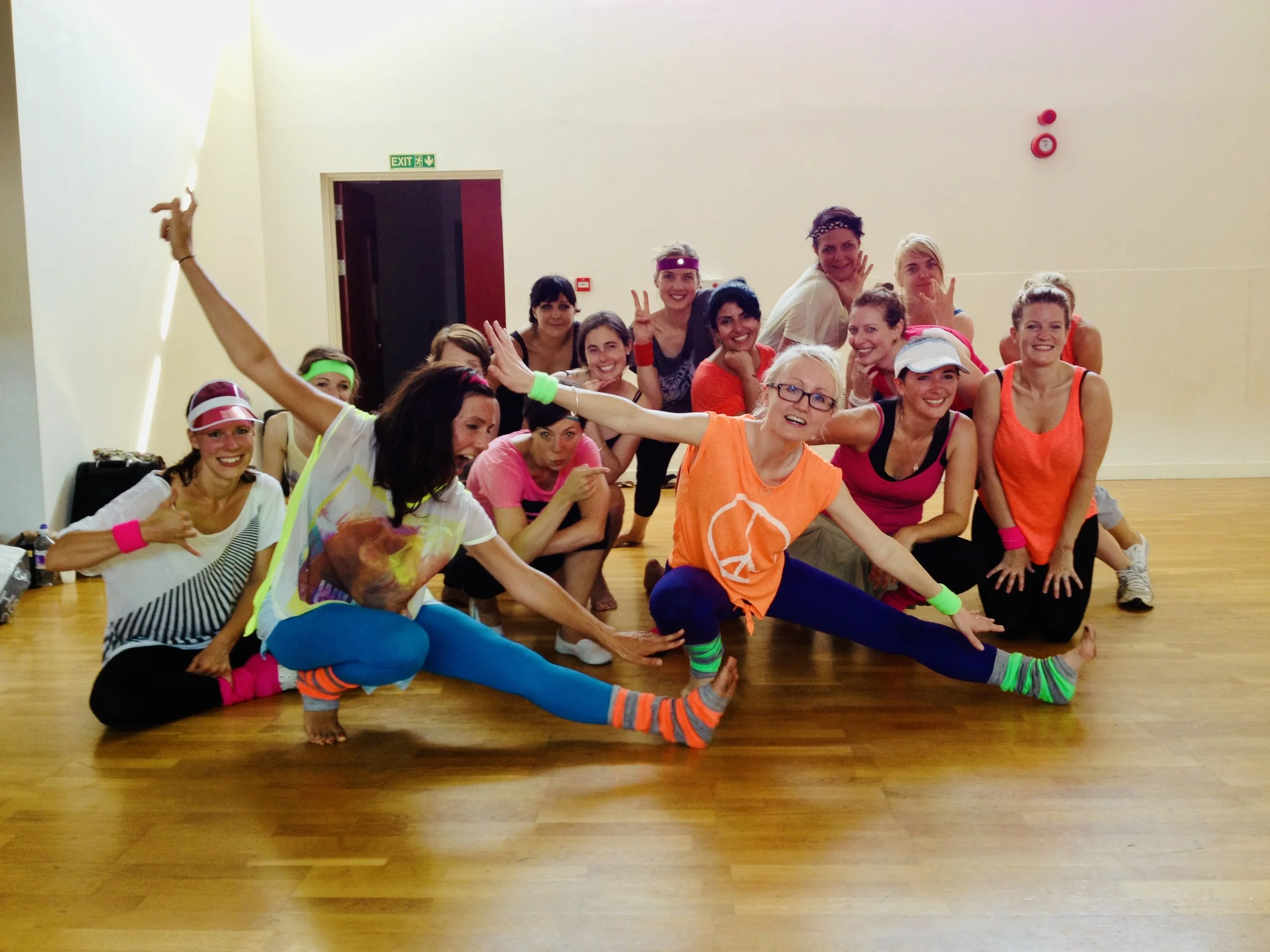 Hen Party 80s 1.JPG