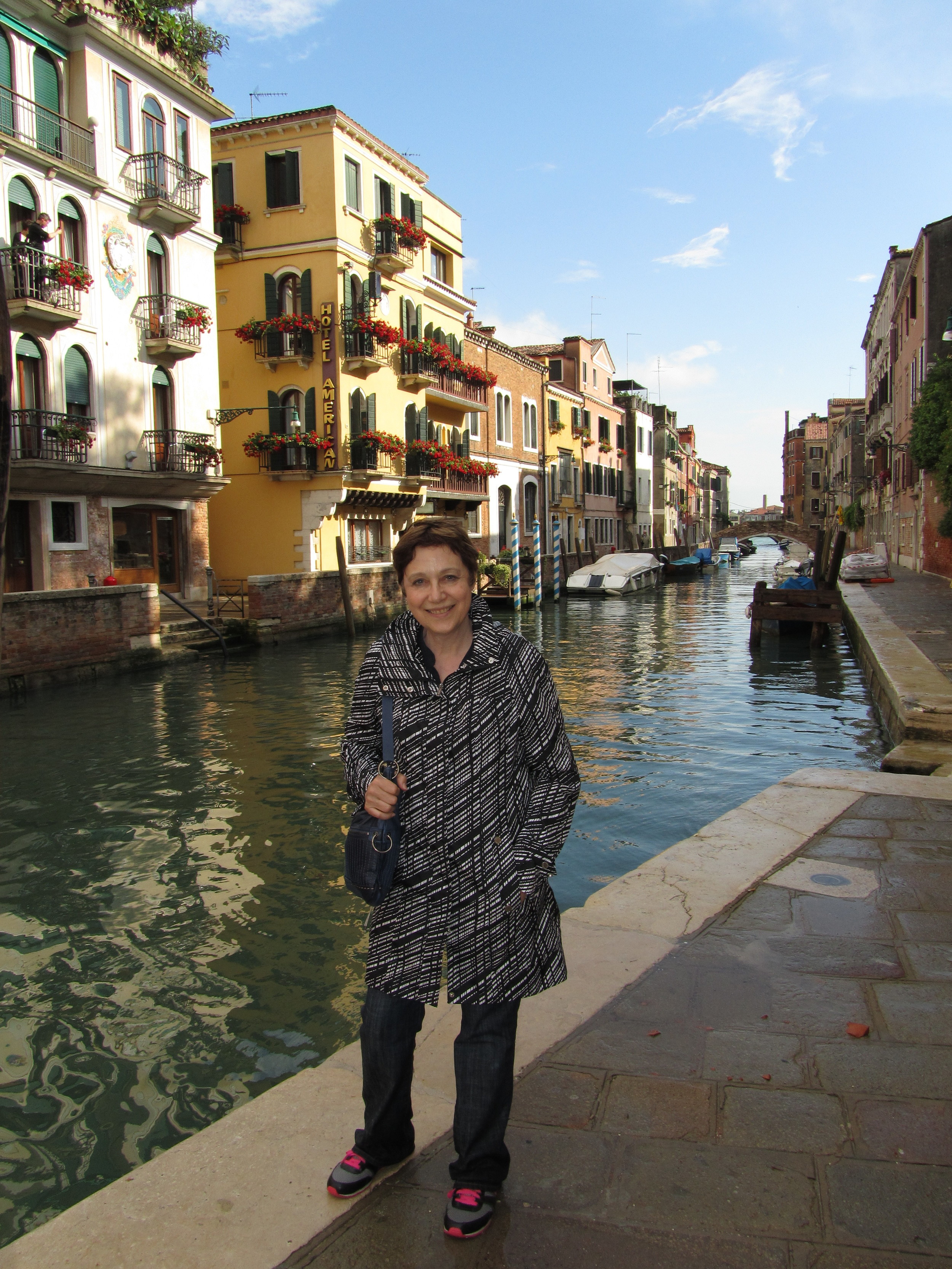 IMG_0870-Canal in northern Venice.JPG