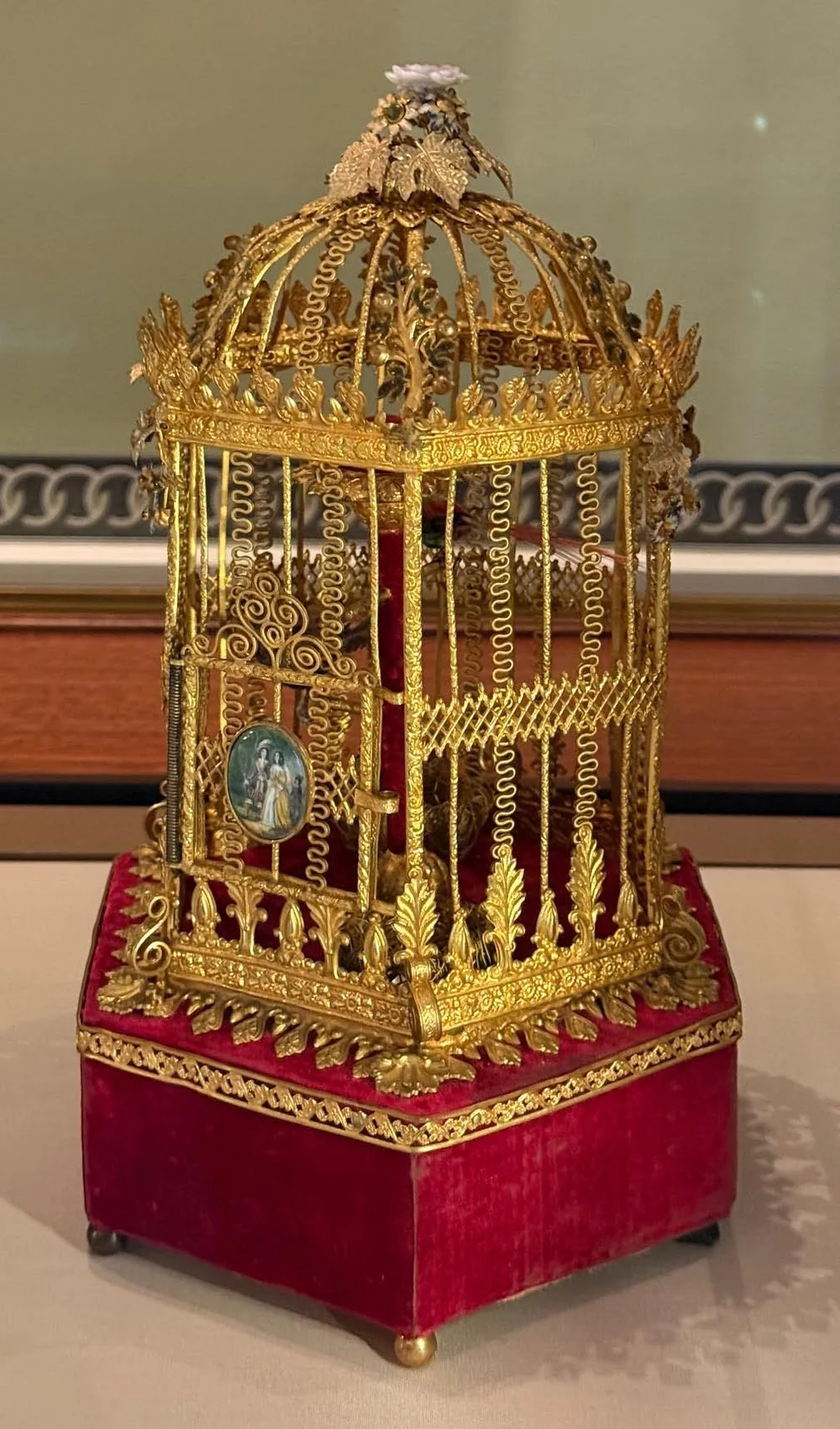 Princess Victoria Musical Box with Hummingbird.jpg