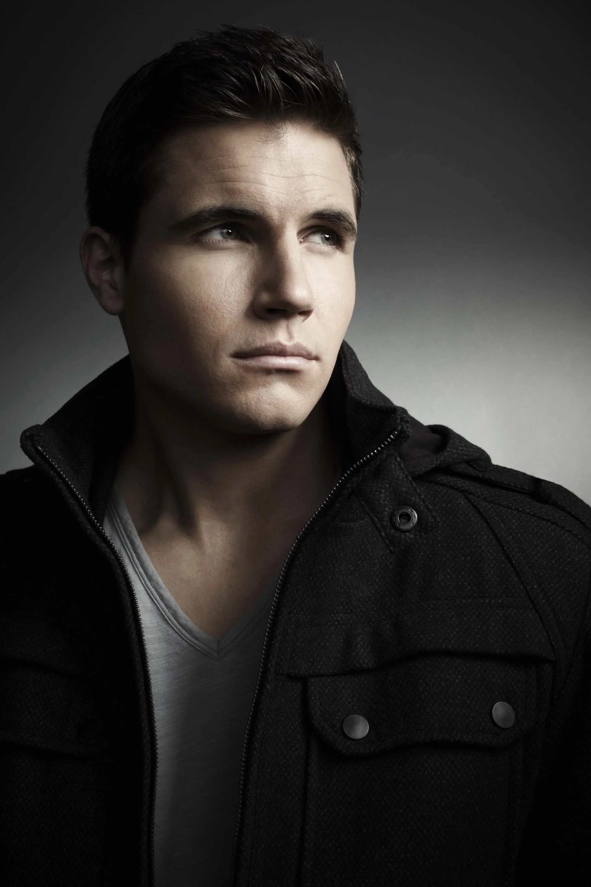 Robbie Amell•Actor