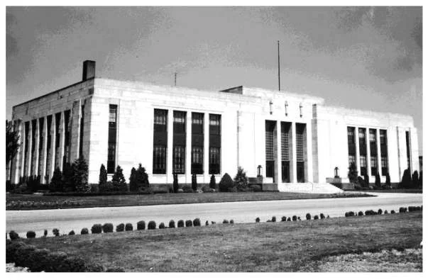 City hall was built in 1938-1939 on Lottie Street with a new bigger jail.