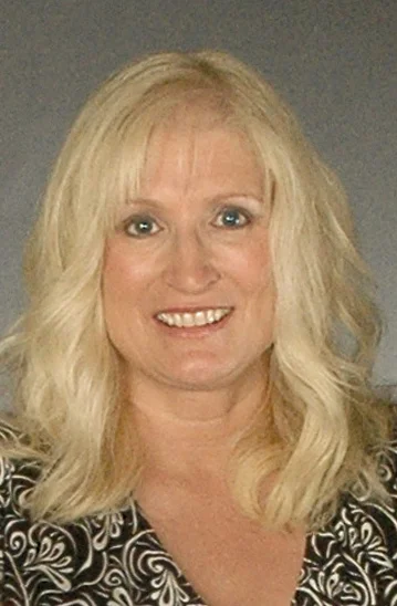 Jennifer-Ryan headshot.jpg