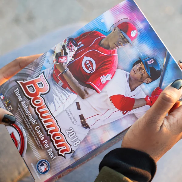 _18-bowman-hobby-box.jpg