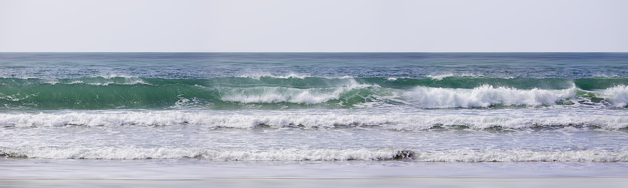 NAT2019-15 Crashing waves
