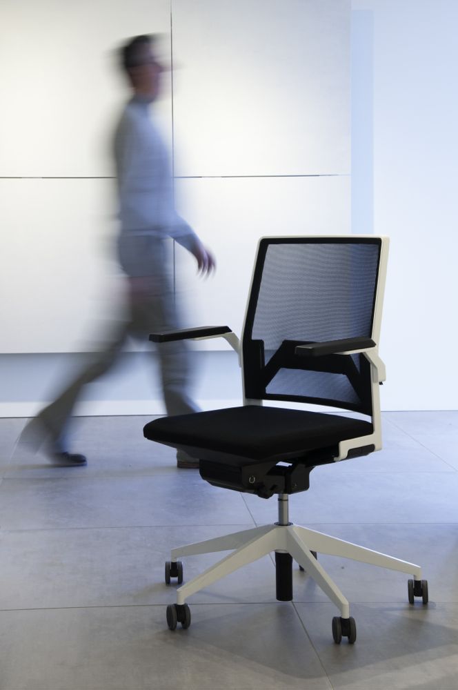 DIS_WORK CHAIR.jpg