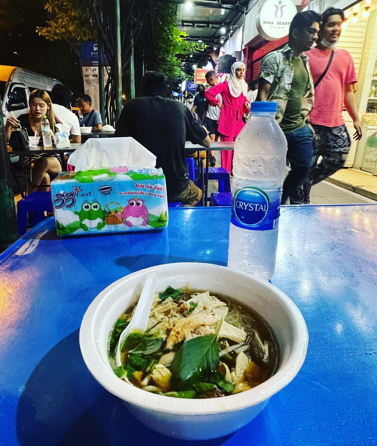 Street soup, Bangkok.
.
.
.

#bangkok #thailand #foodstagram #eatingfortheinsta #soup #streetfood