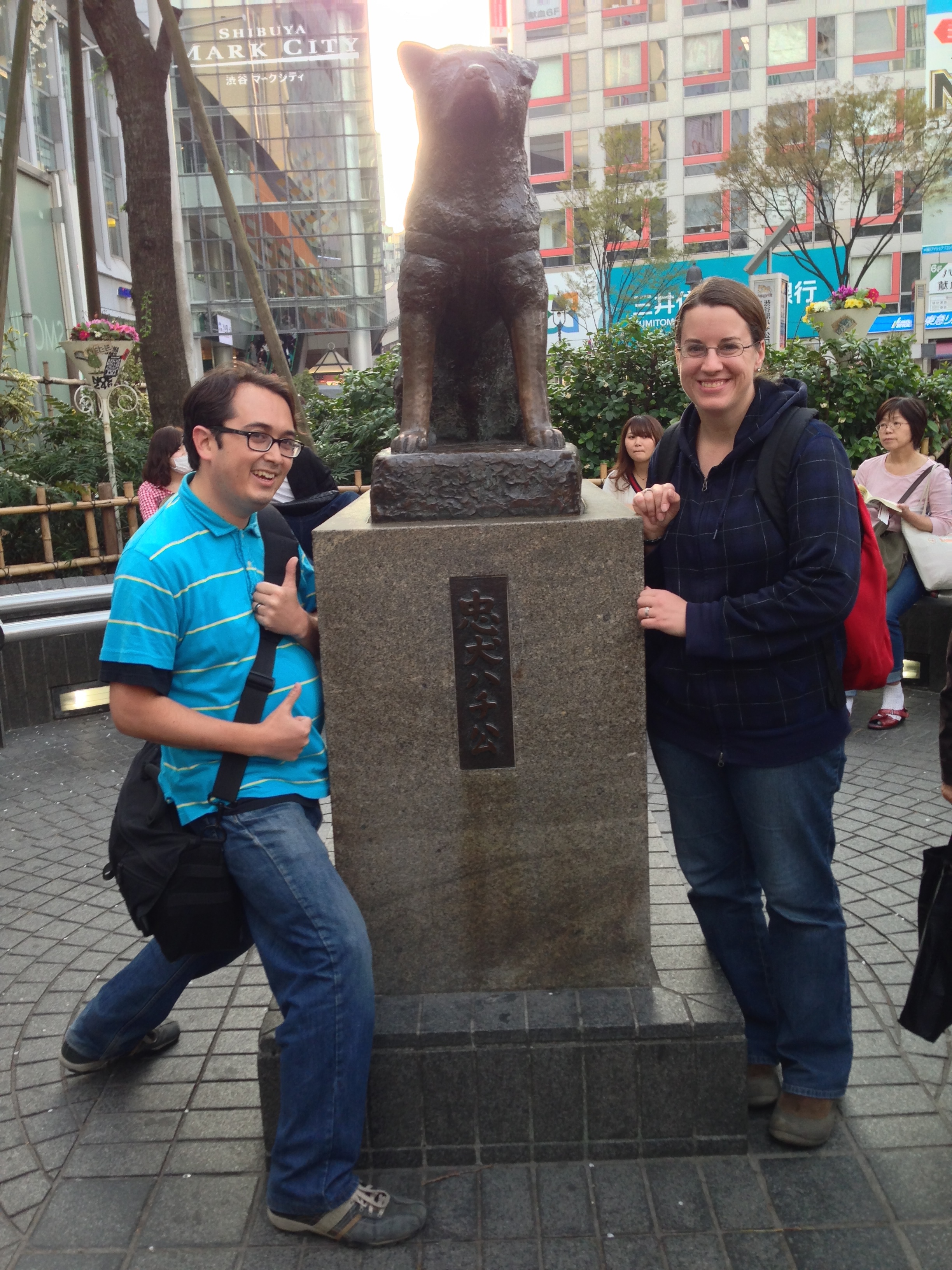 Hachiko waits for his master