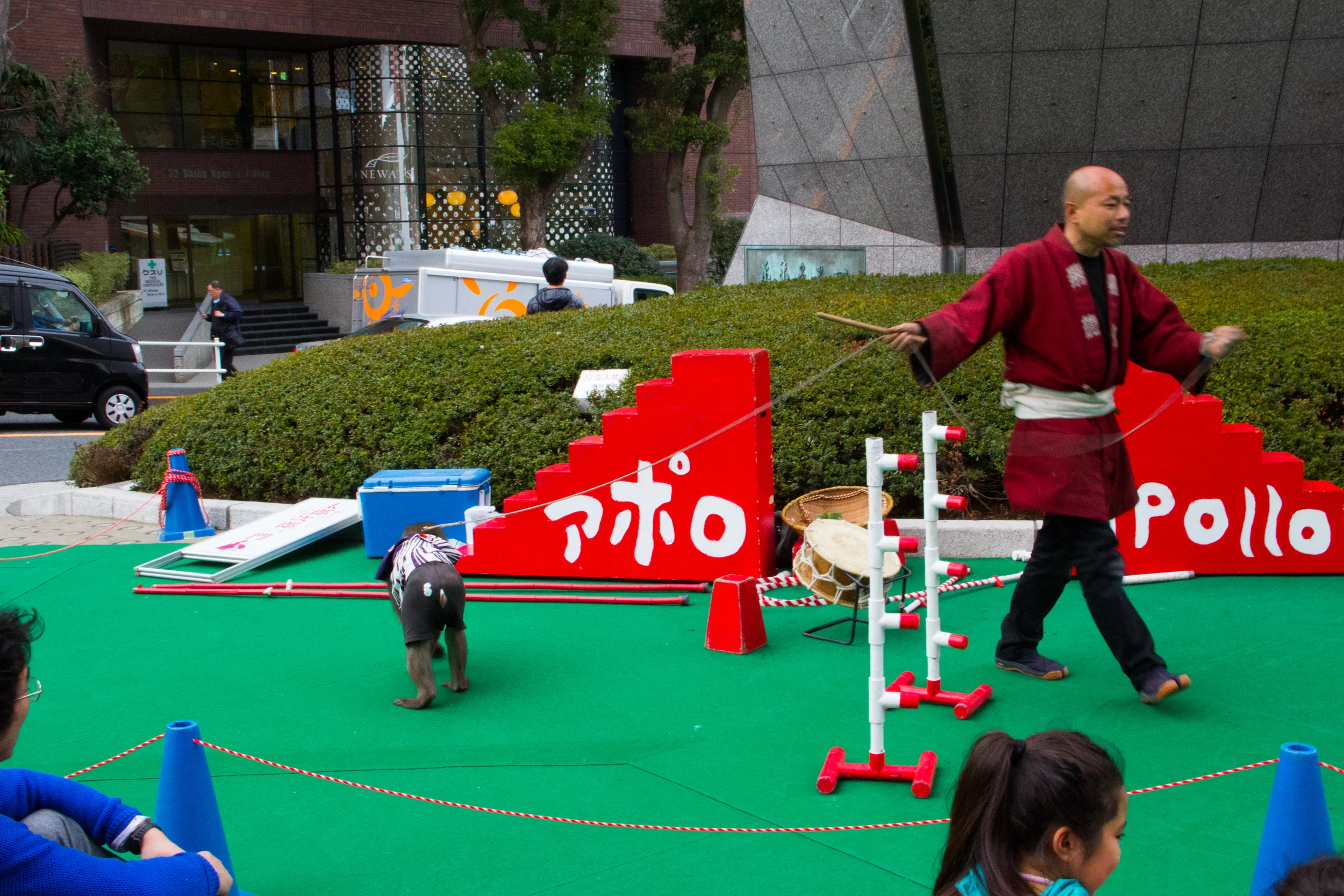 Hey kids its a monkey! That grey thing in the back is one of bases for Tokyo Tower's four "legs".