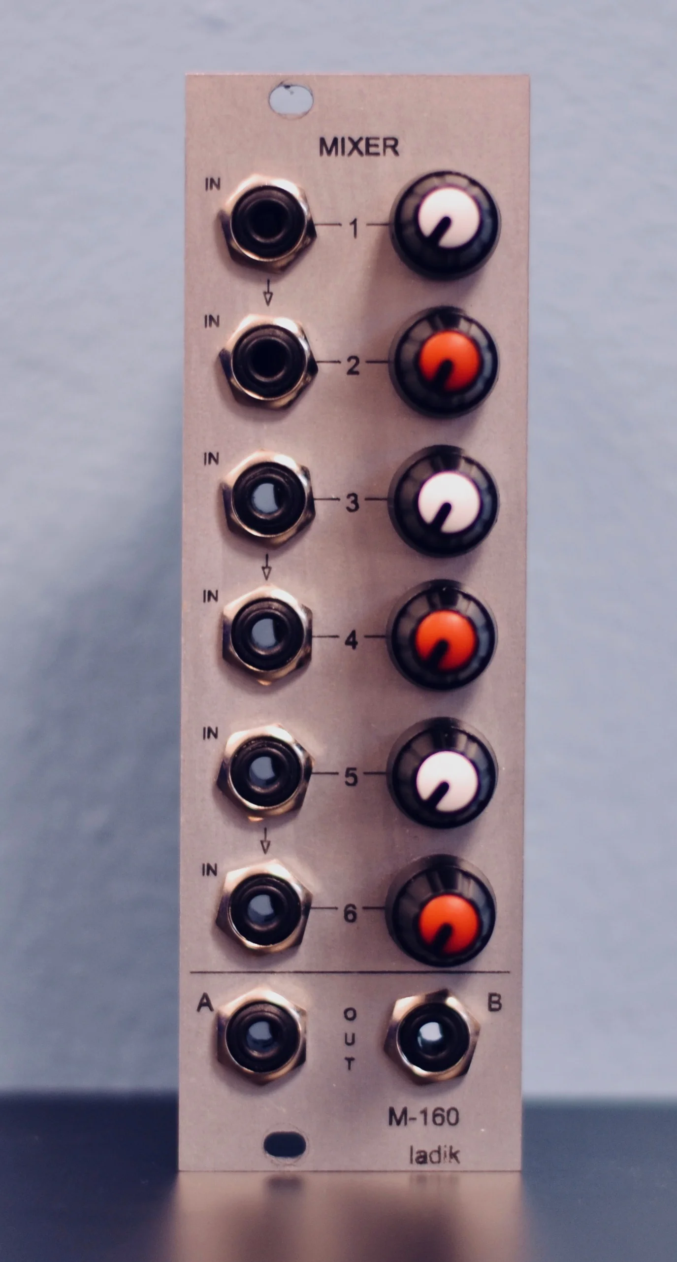 Ladik M-160 6ch mono/stereo/aux mixer