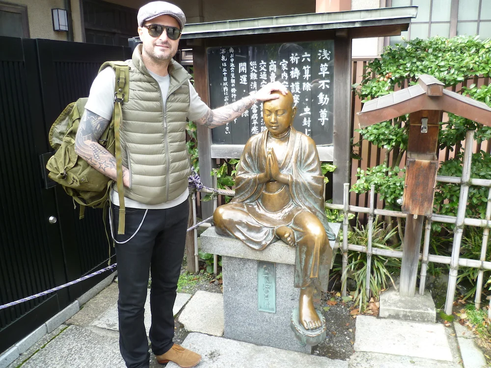 Lincoln sensei meeting the Buddha at Asakasa