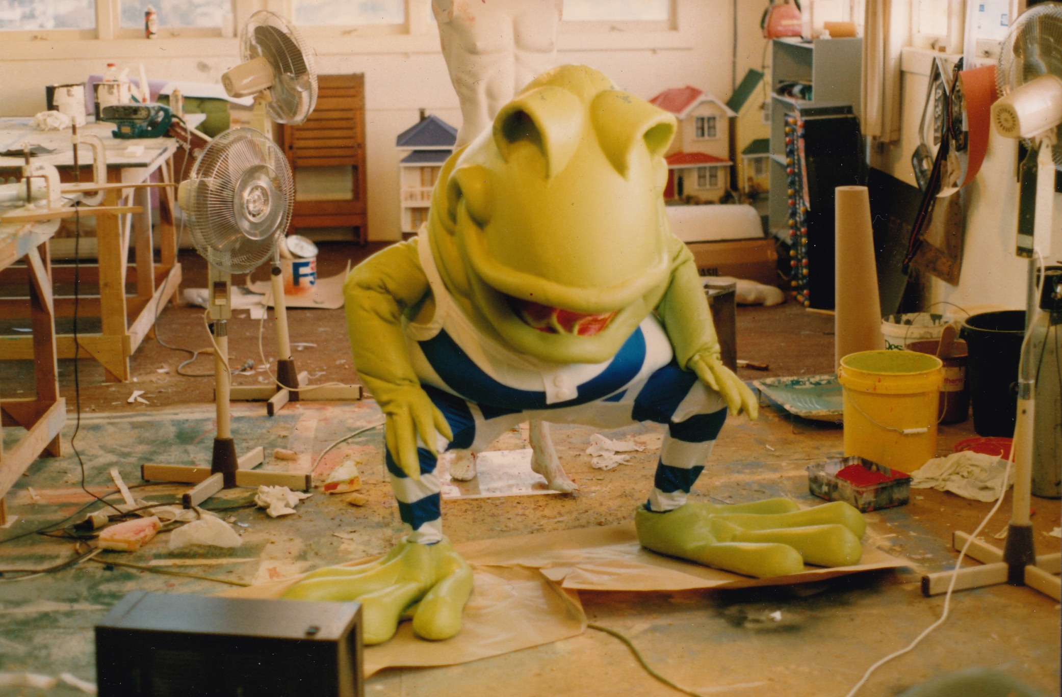 robert_d_frog_costume_02.jpg