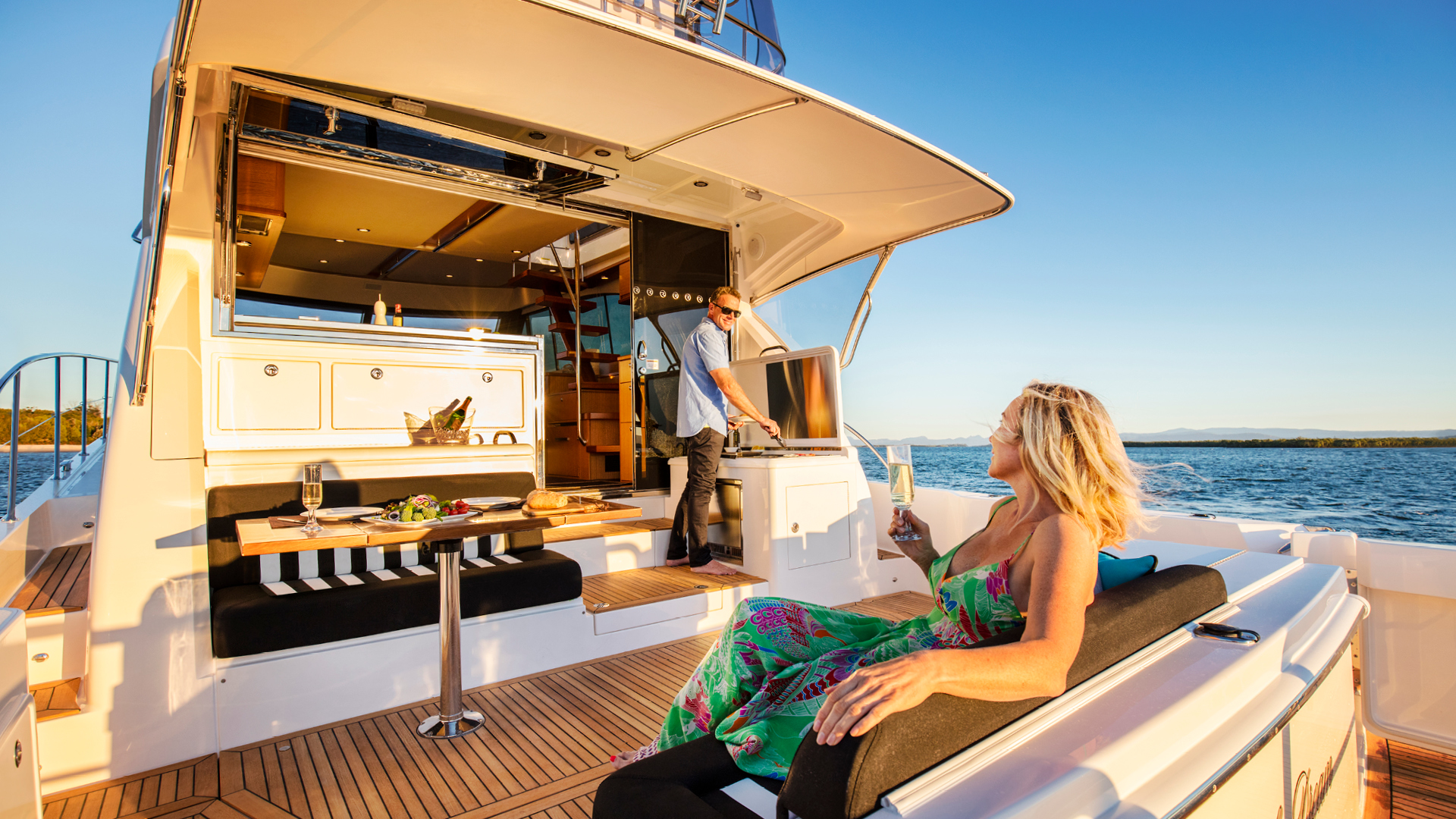 Riviera-52-Enclosed-Flybridge-Cockpit-03.jpg