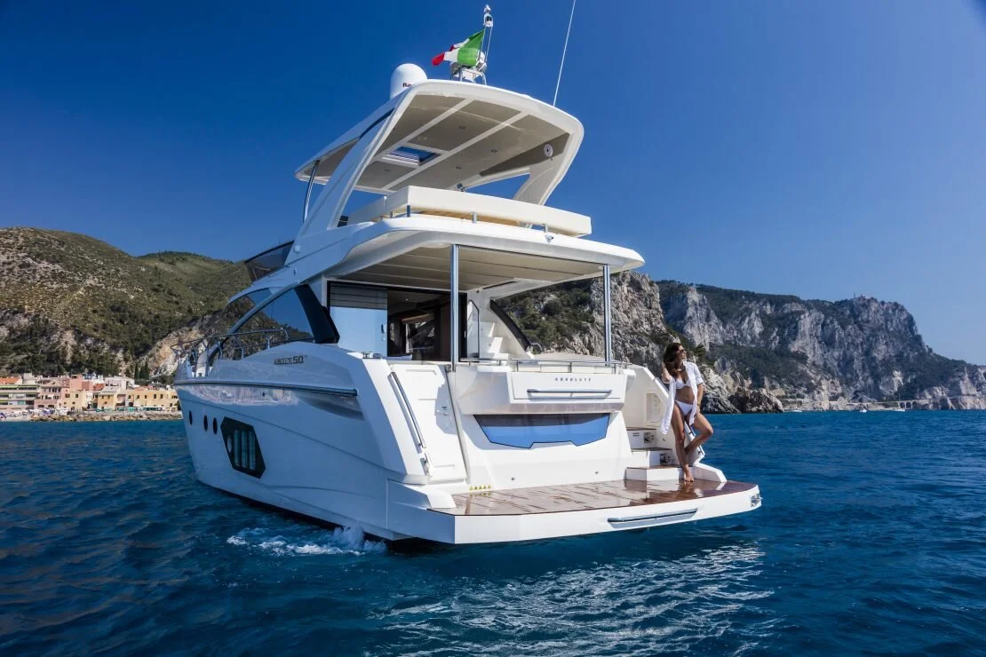 ABSOLUTE-50FLY-LIFESTYLE-218-1110x740.jpg