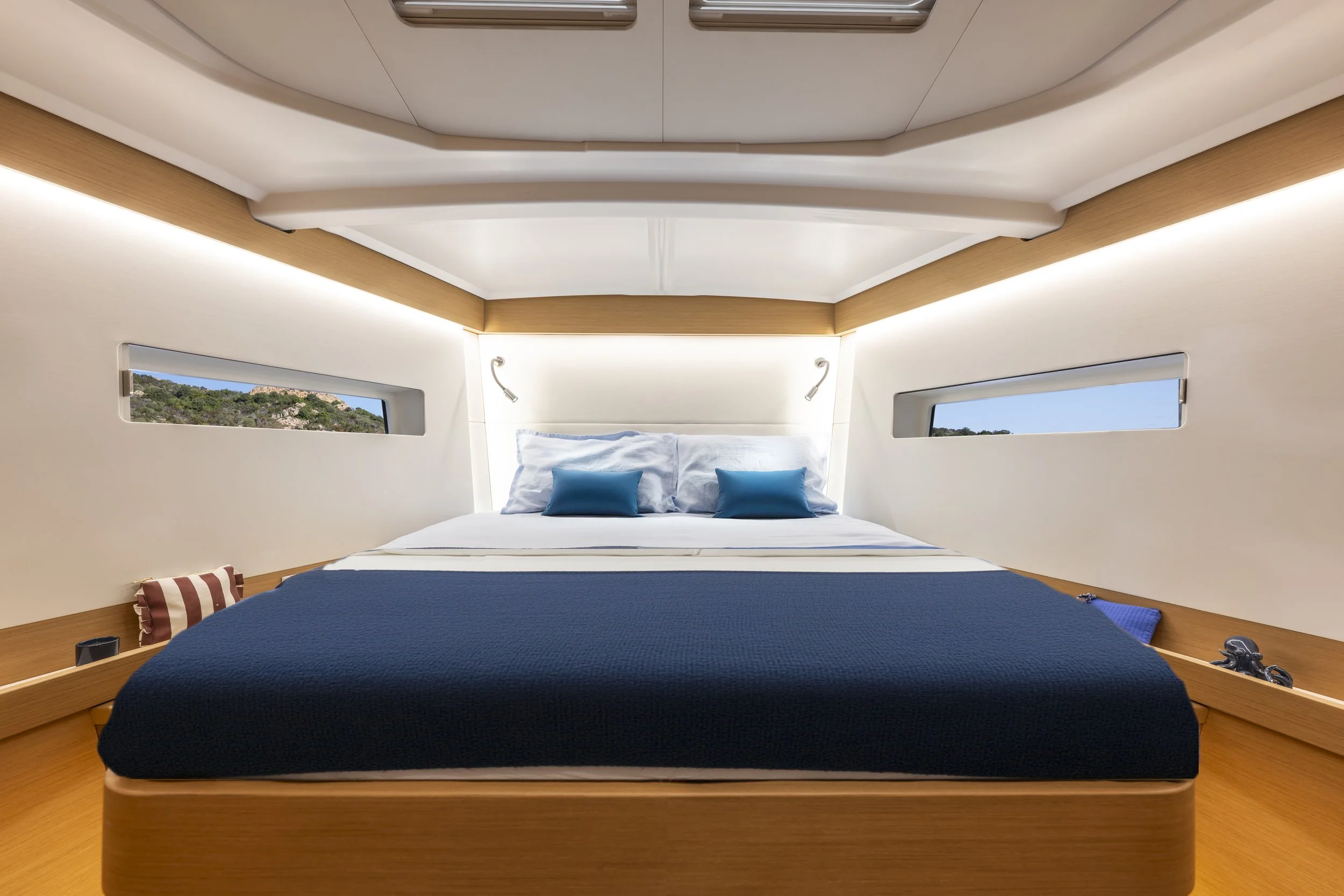 7 SUN_ODYSSEY_455_INTERIOR (4).jpg