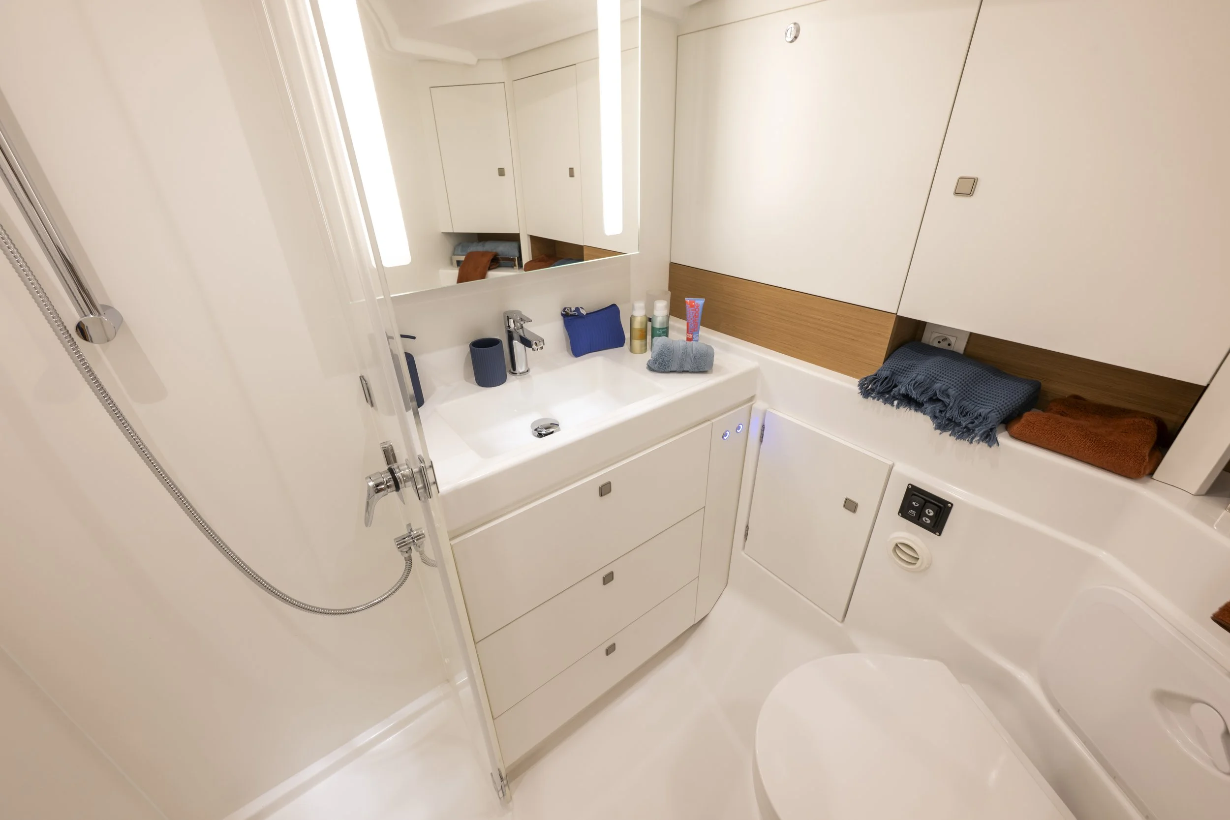 9 SUN_ODYSSEY_455_INTERIOR 3..jpg