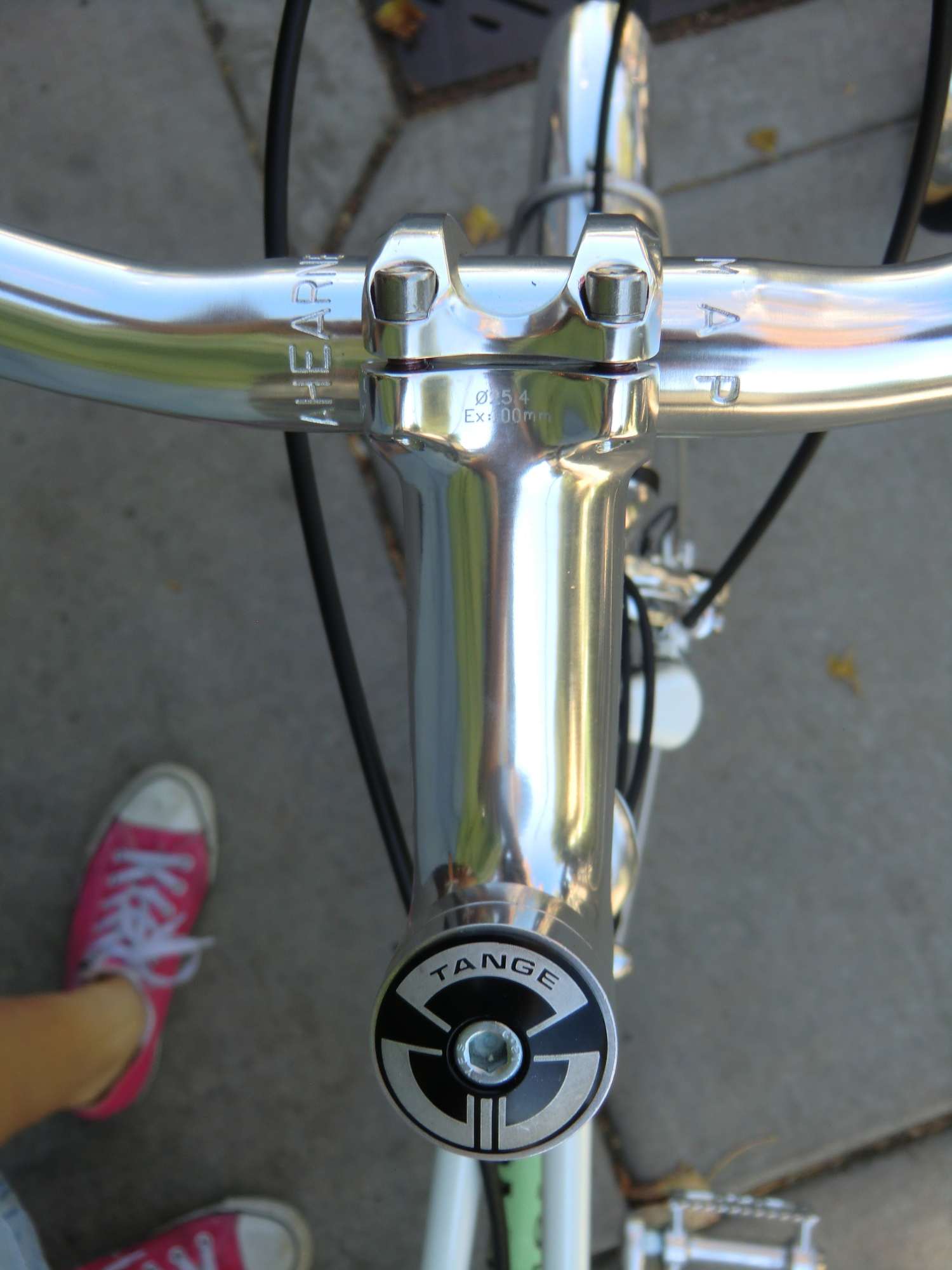 Tange head set. Don't skimp on your headsets, they hold your bike together over city streets.