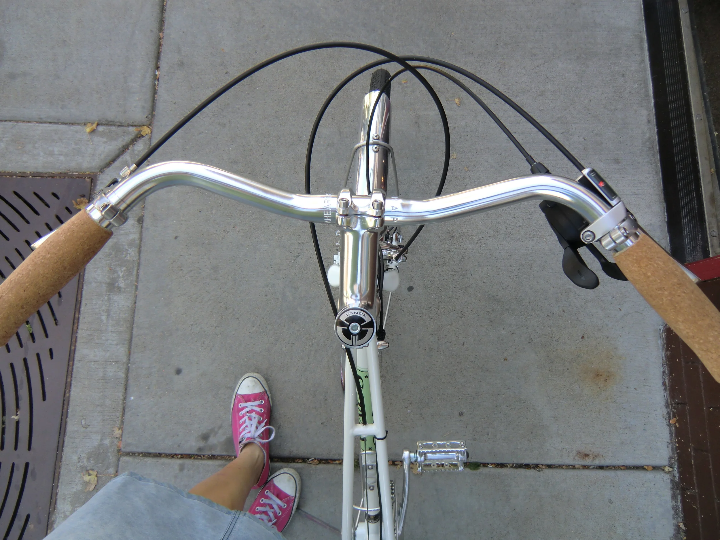 New Handlebar we like by Ahearn. Sporty and Upright.