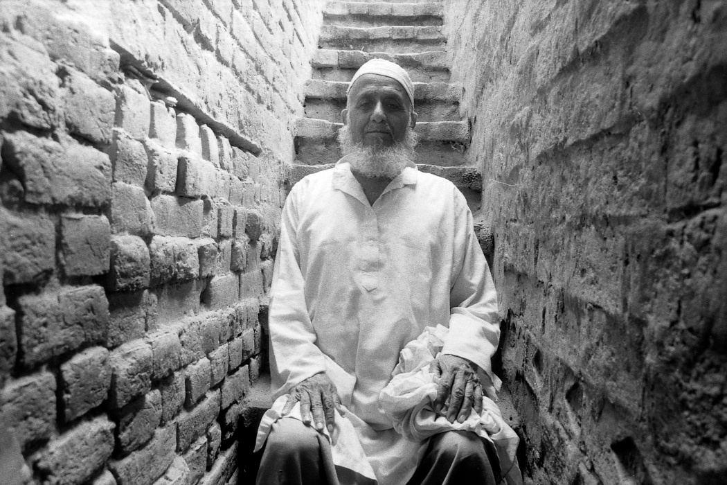 B&W Man in Stairs.jpg