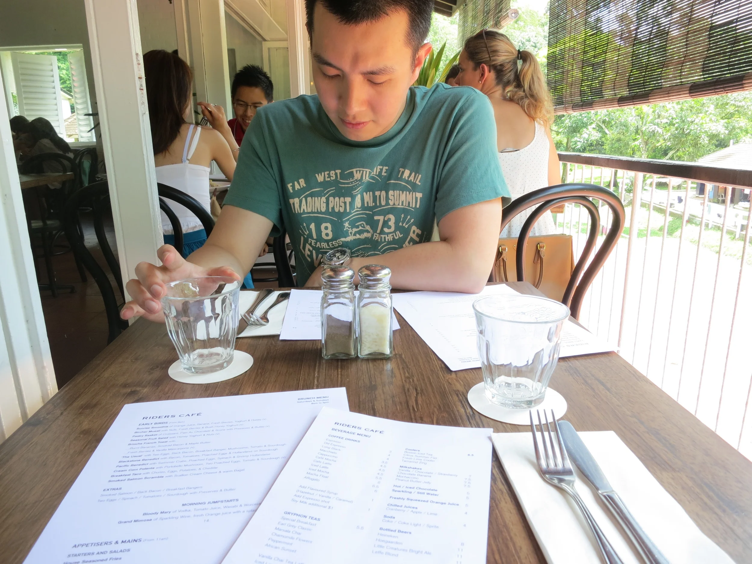 riders cafe 1.jpg