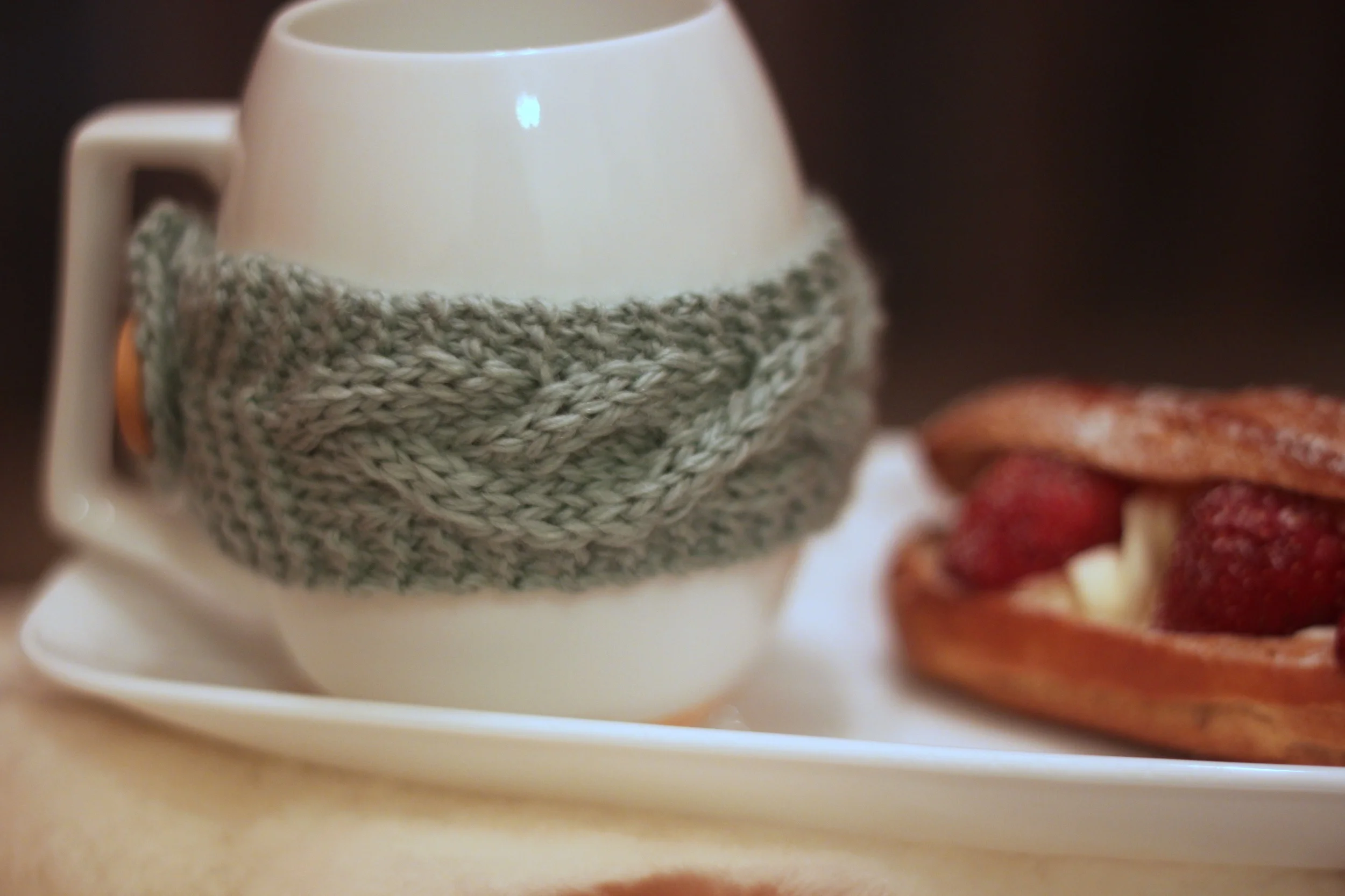 knitted mug holder 2.jpg