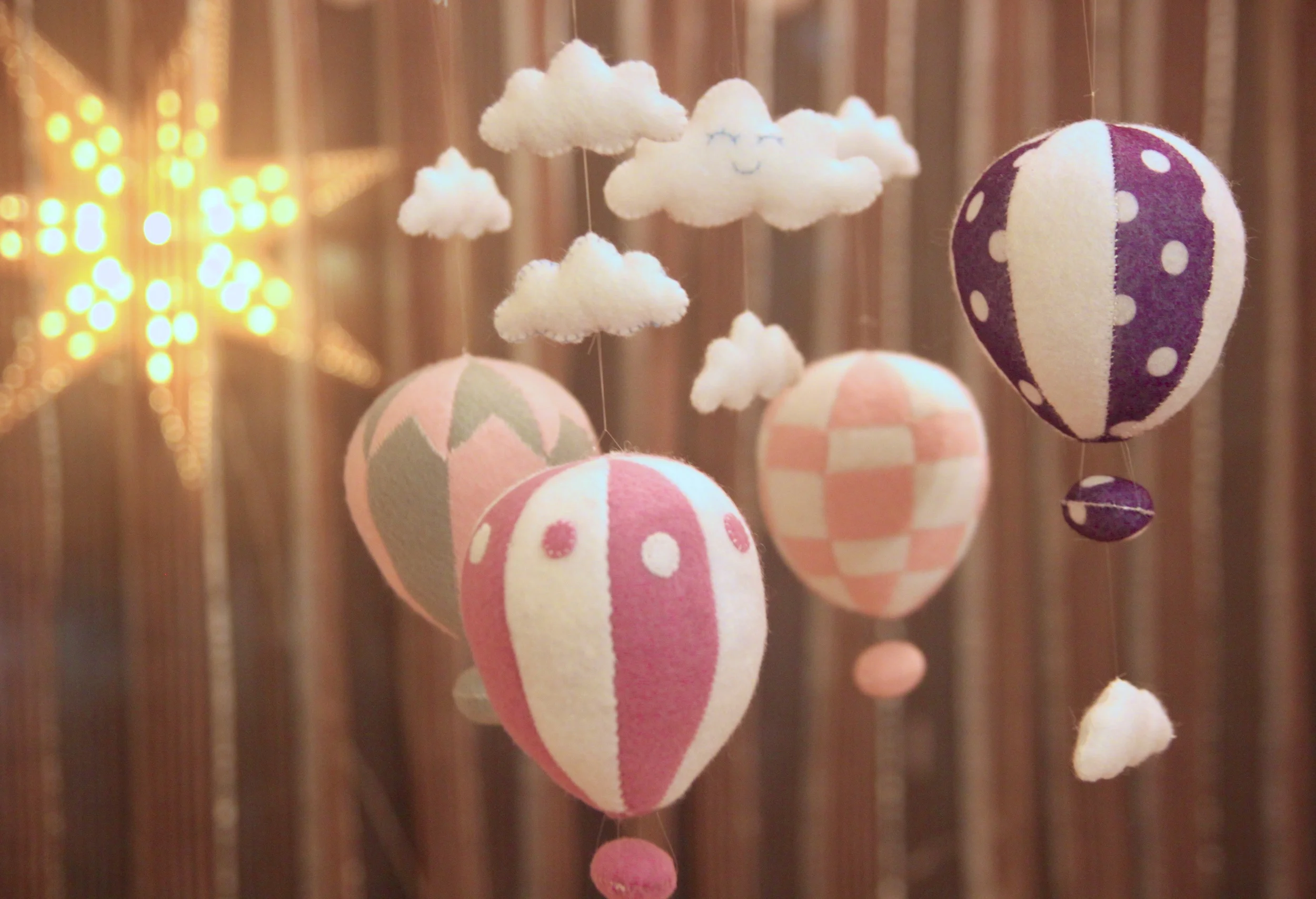 Handmade hot air ballon baby mobile