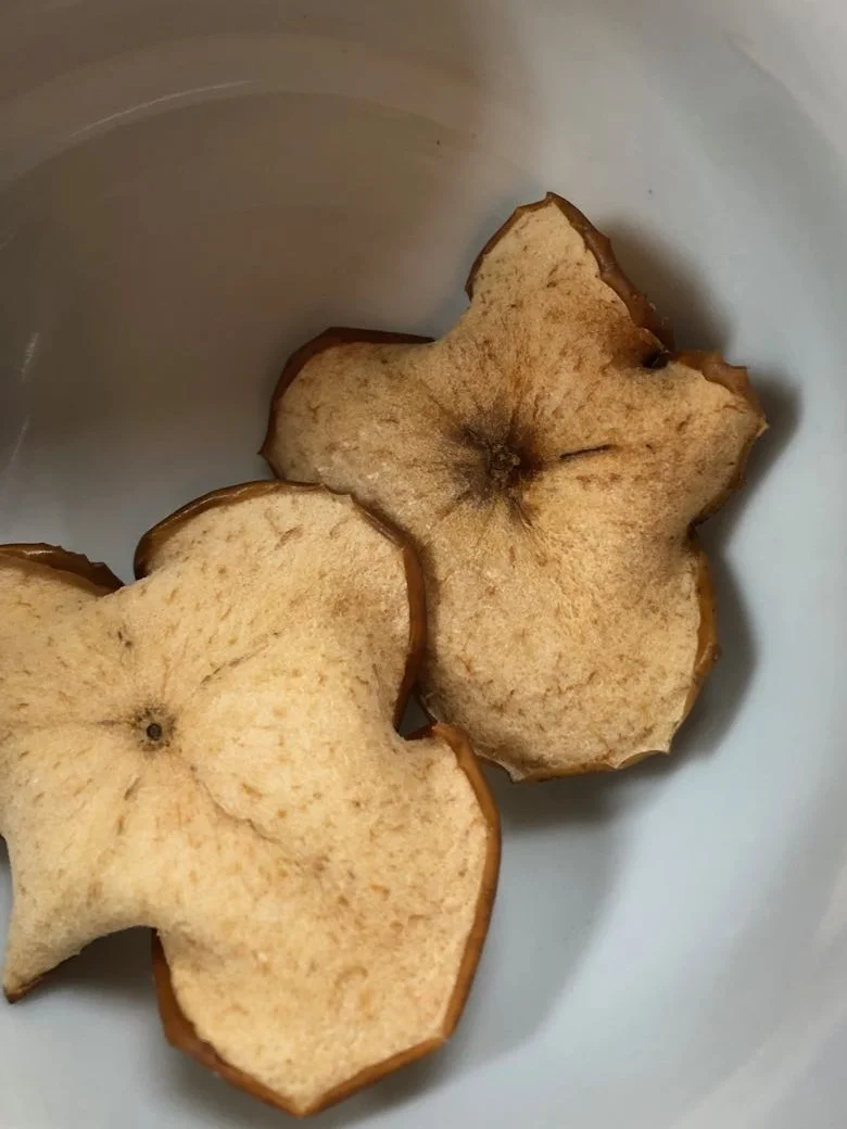 Dried apple to cleanse the palate