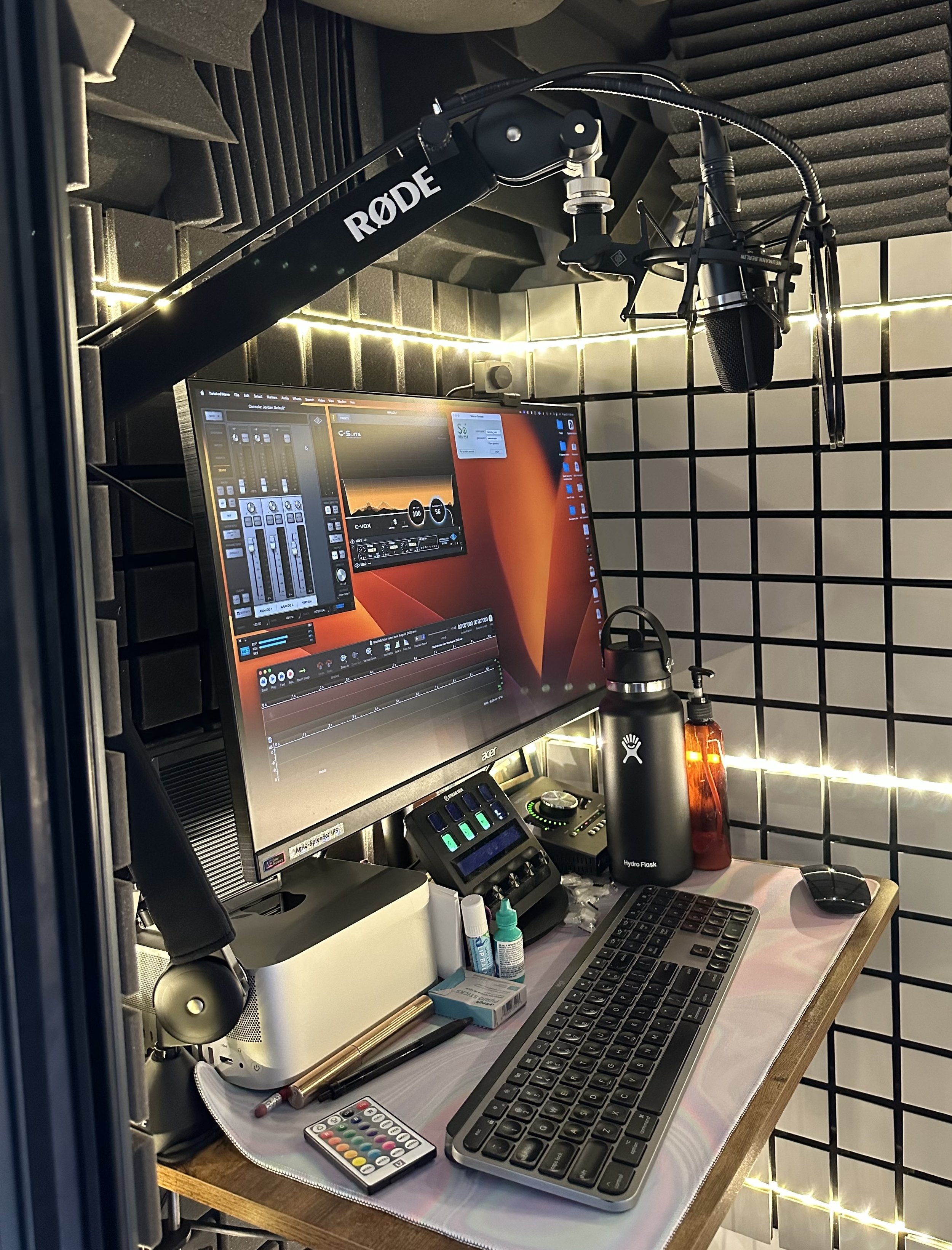 Studiobricks with Mac Studio Apollo Twin and TLM 102