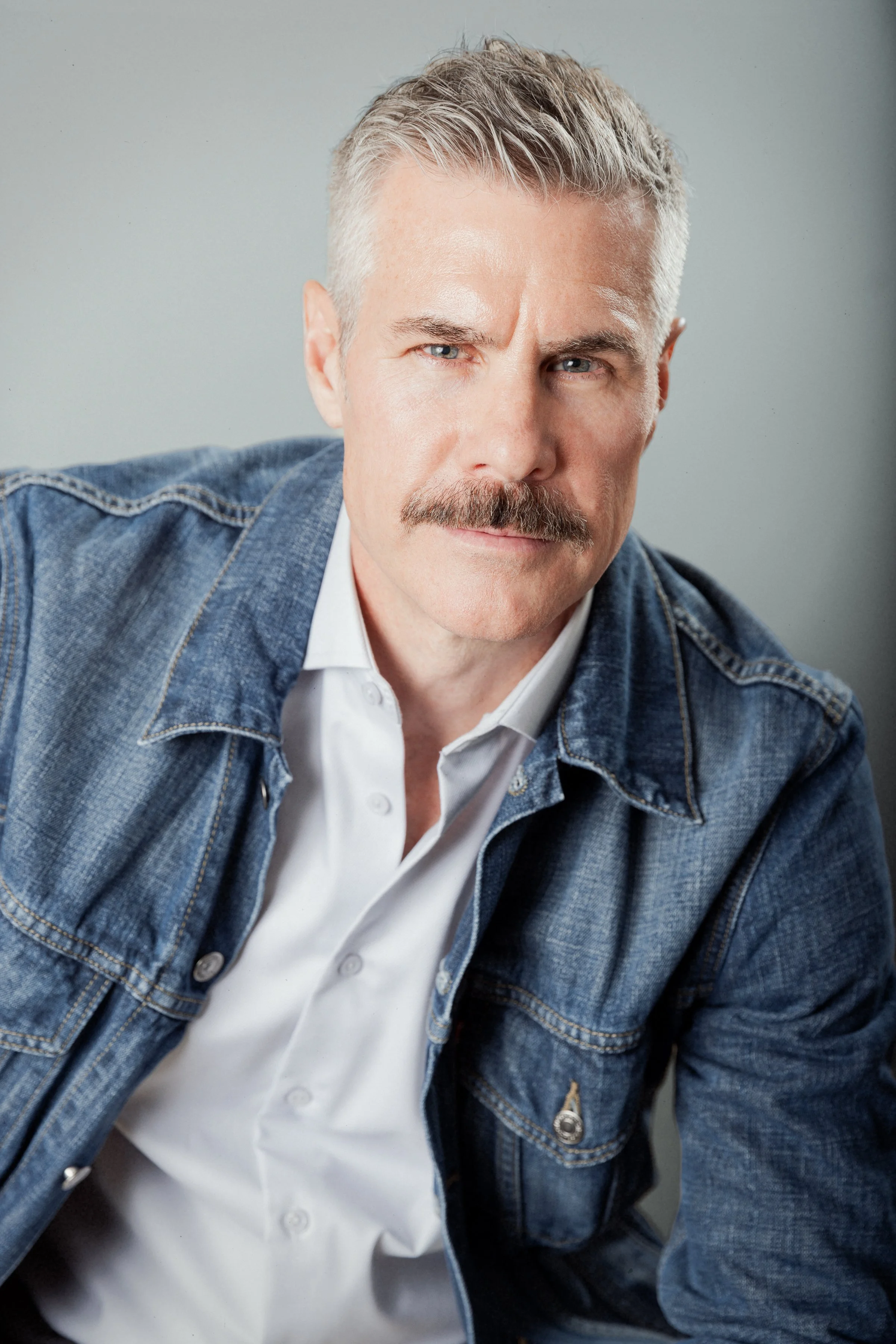 STEVE LAHEY Mustache Casual-36-Edit.jpg