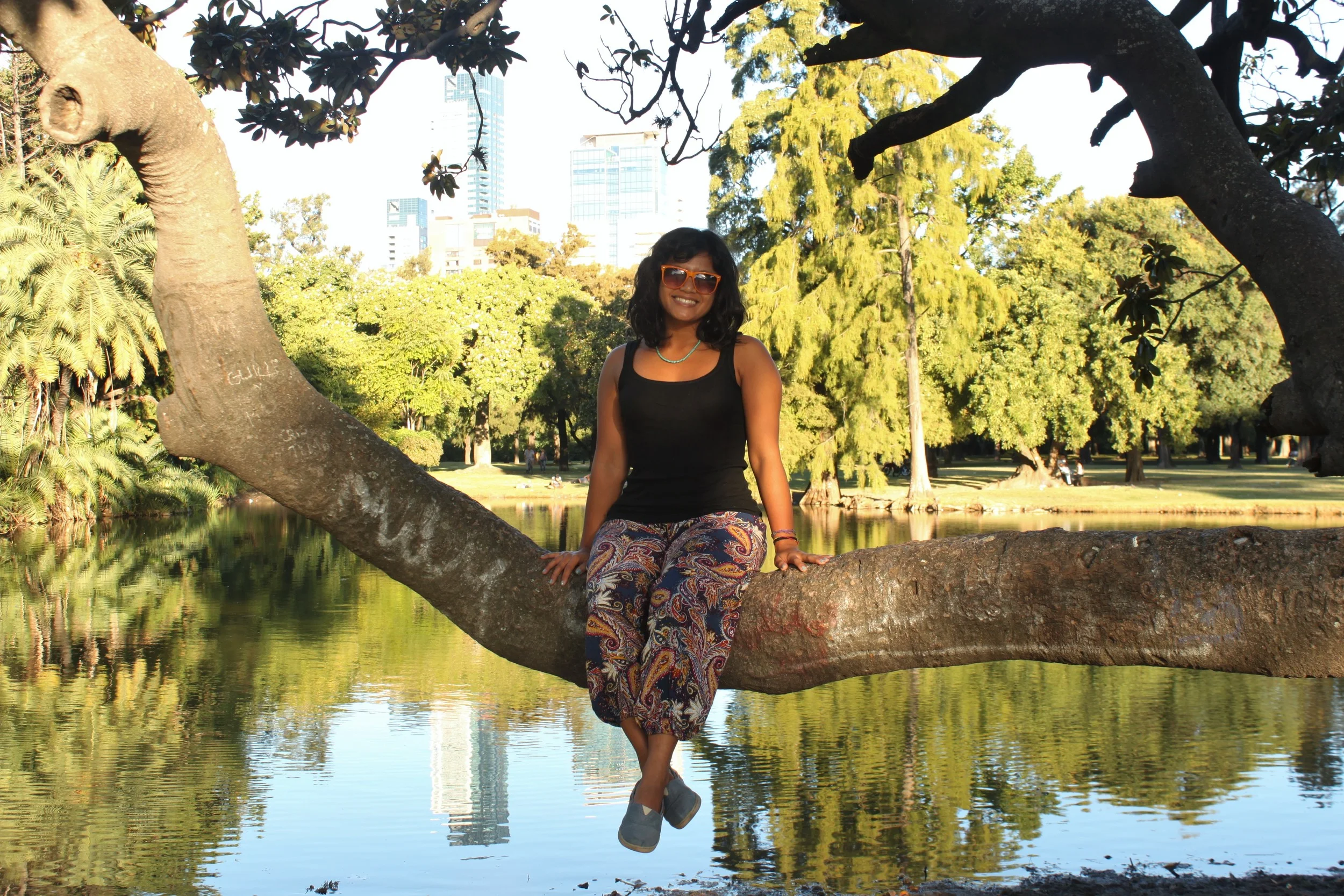 A beautiful woman in the beautiful Bosques de Palermo, a quick walk from our temporary home