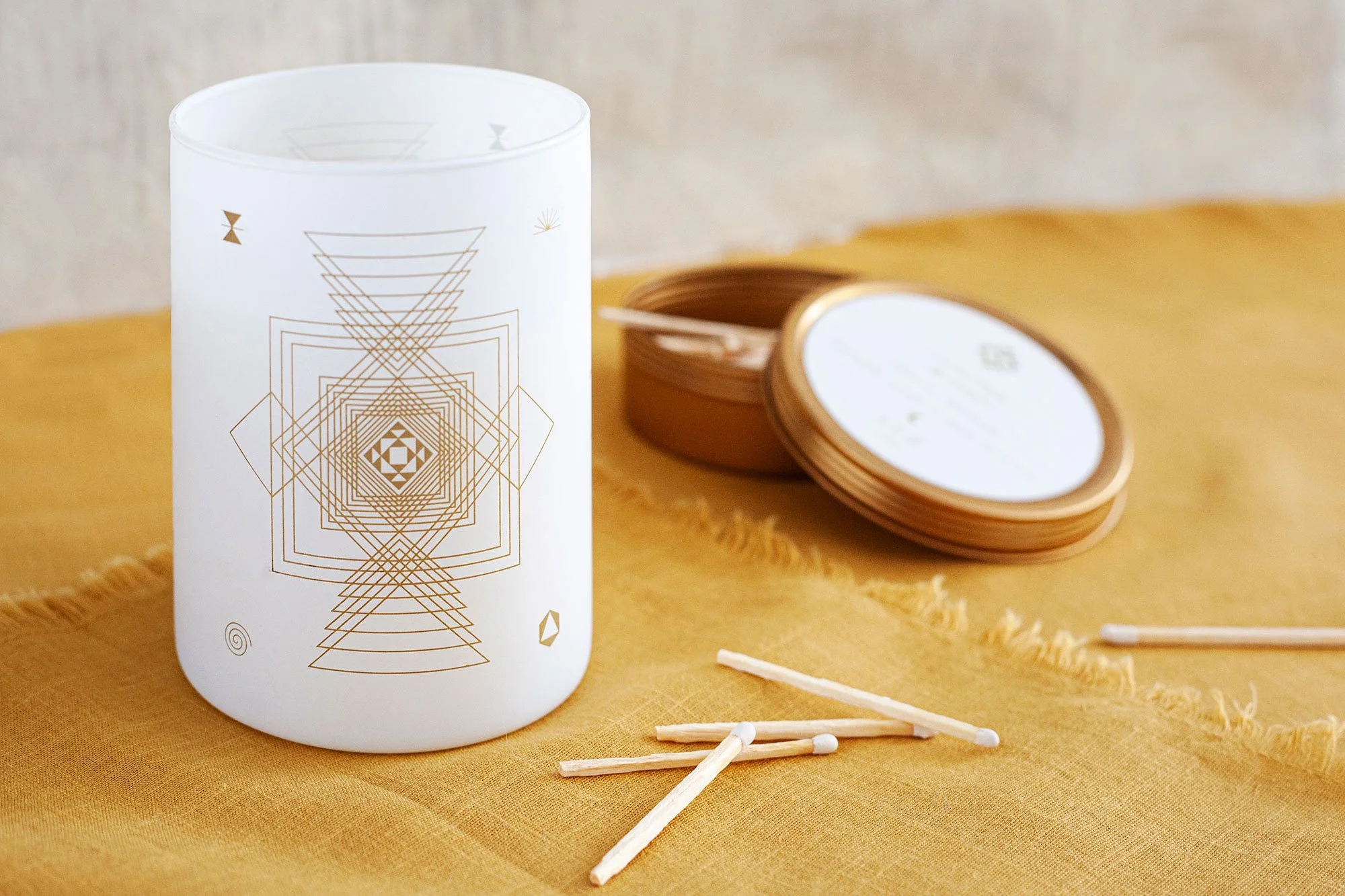 TT6-Totem-Juniper-Mint-Candle-ENV.jpg