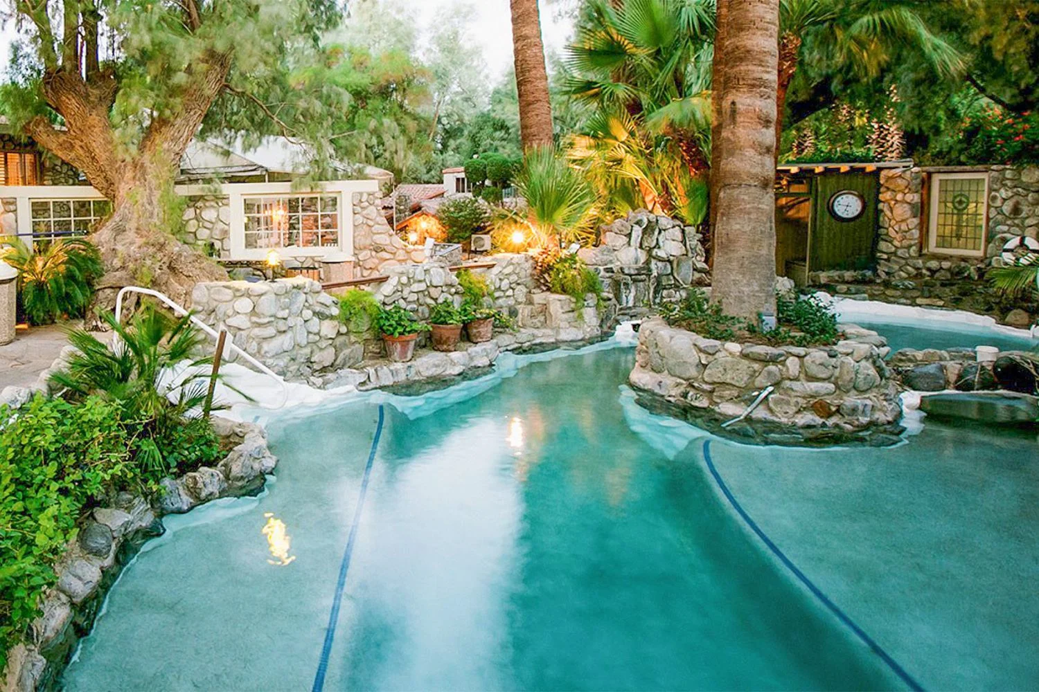 grotto-slider-2880x1260_c-56a387f25f9b58b7d0d274c3.jpg