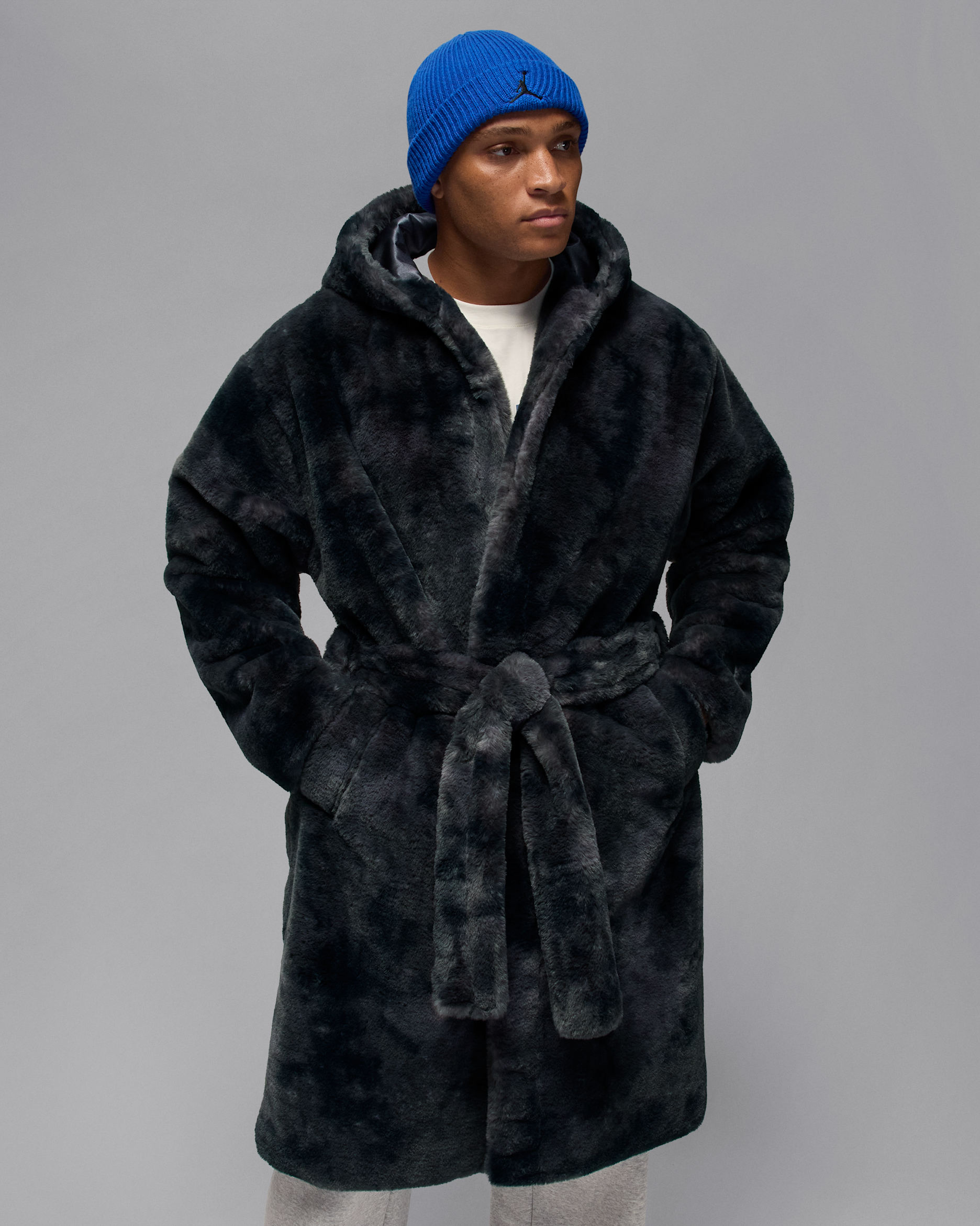 HO25 FUR ROBE
