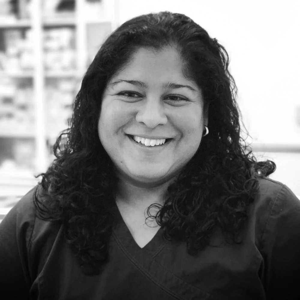JESSIE, CERTIFIED SCRUB TECHNICIAN Jessie assists Dr. Devgan with setting up and taking down each surgical case. She will be present in the operating room to help ensure you have a smooth, safe, positive experience. A native New Yorker, Jessie is a certified scrub technician who is very experienced in plastic surgery.