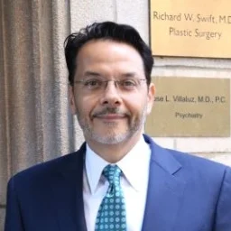 Dr. Richard Swift, Board-Certified Plastic Surgeon – Faculty Speaker
