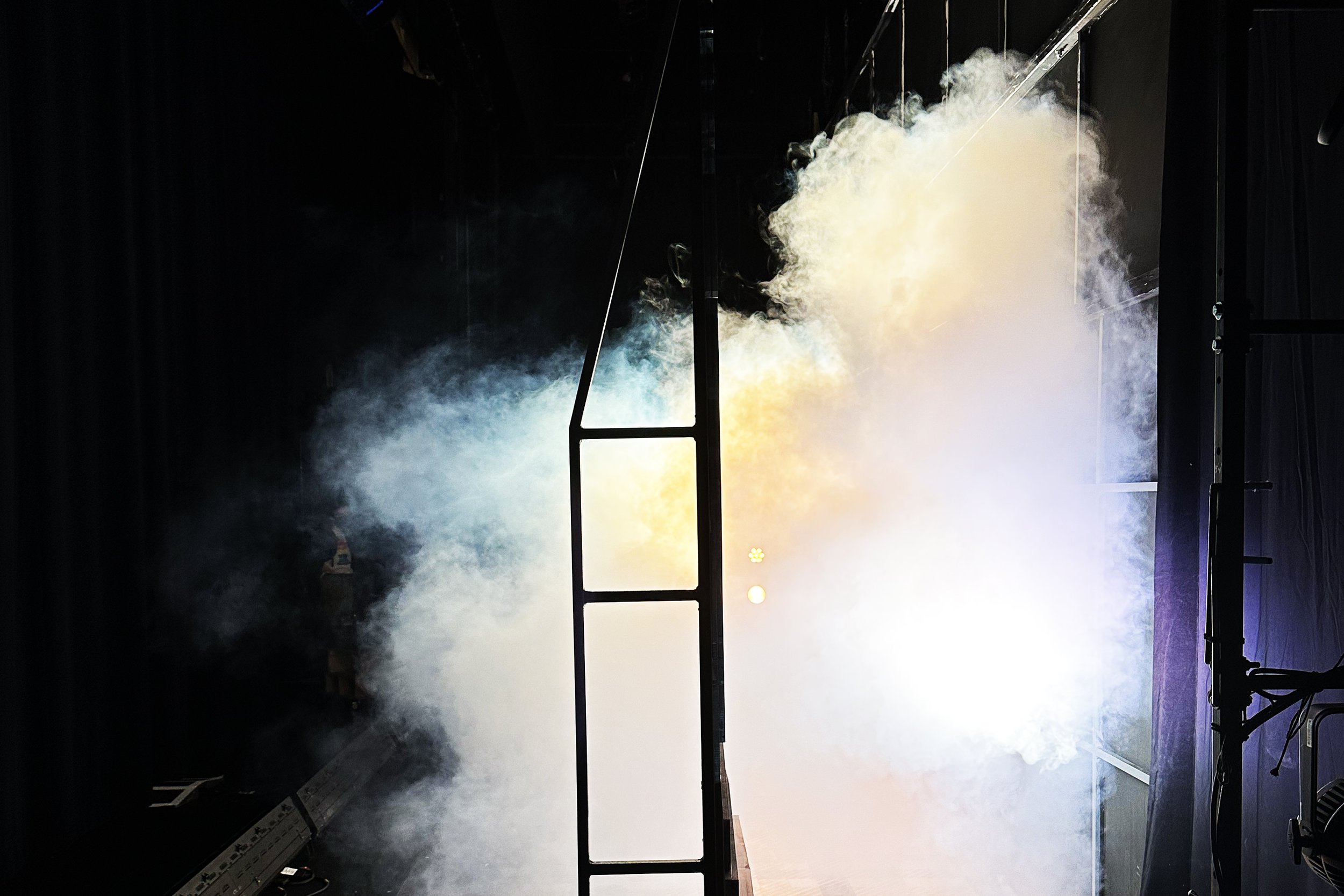 22_0003_Backstage.jpg