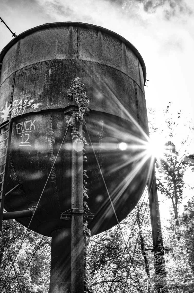 steve-hartman-art-railroad-water-tower-03.jpg