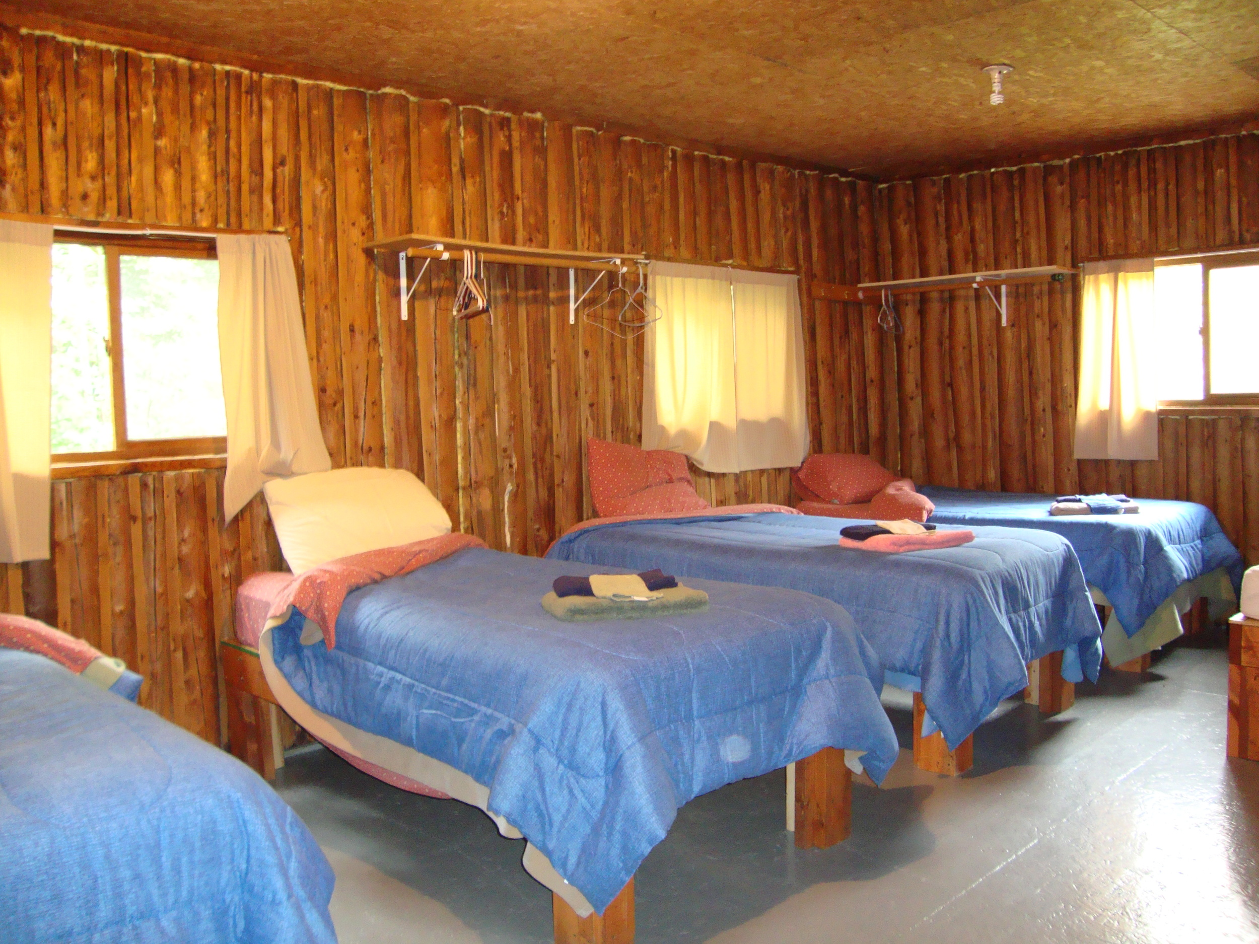 Cabin 6 Bedroom 2.jpg