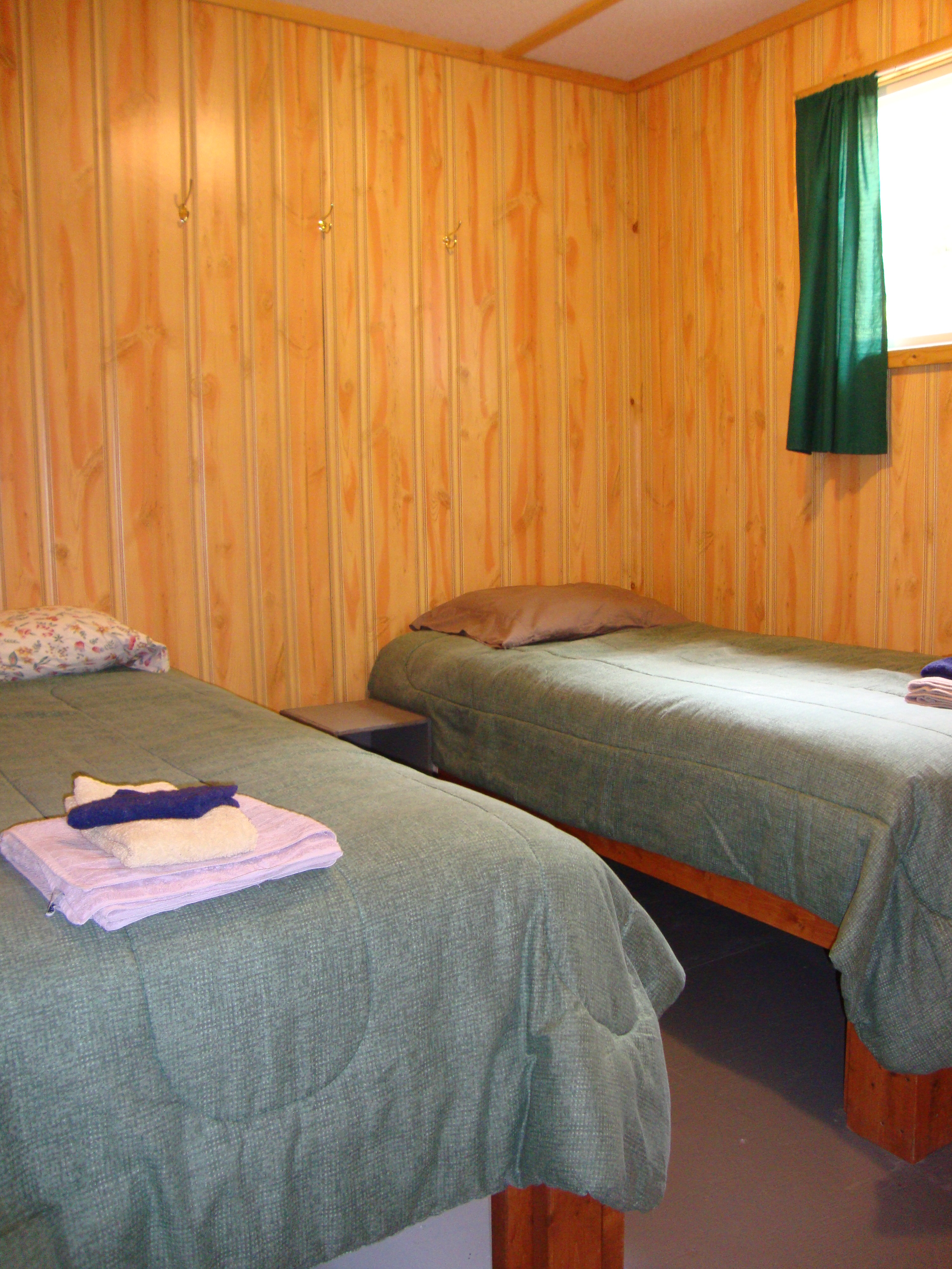 Cabin 7 Bedroom.jpg