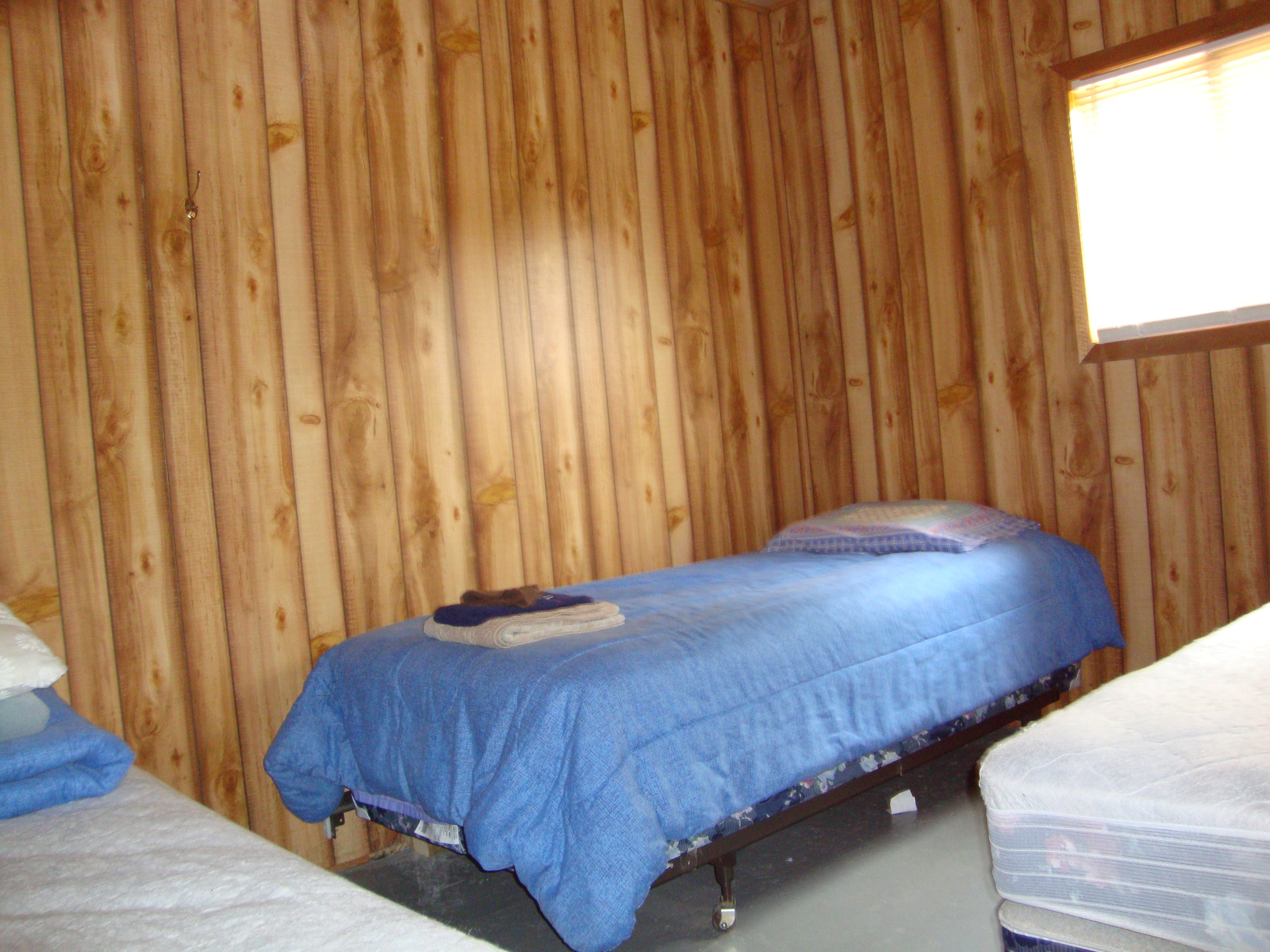 Cabin 8 Bedroom.jpg