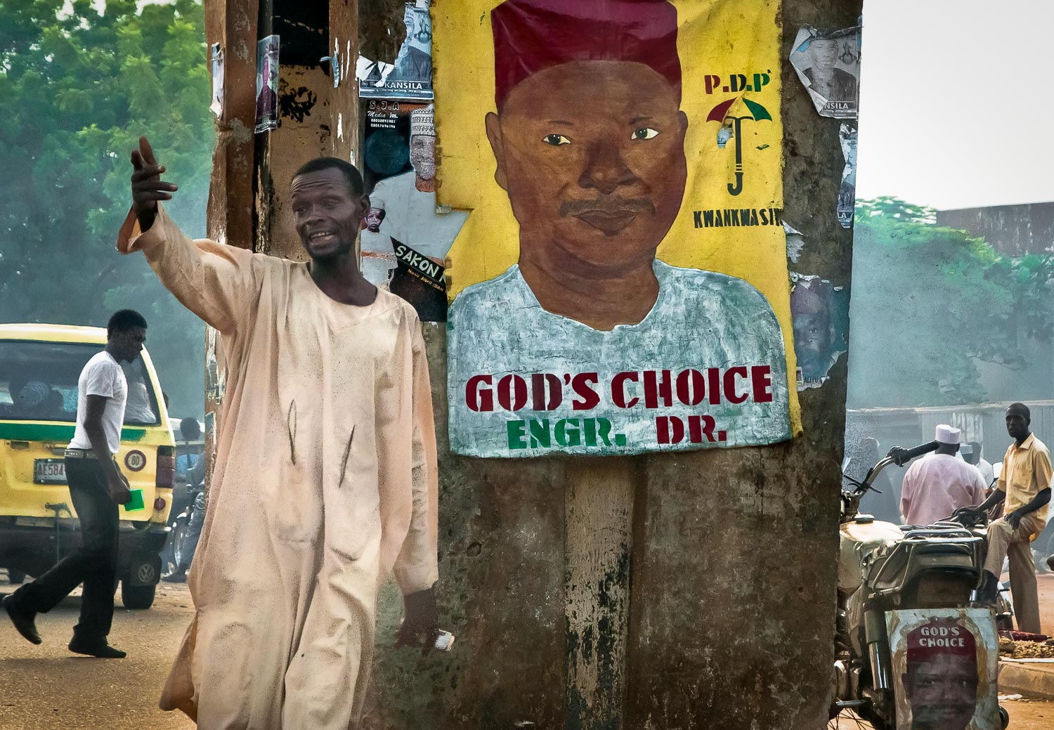  Election poster at the entrance to Kano’s Bayero University. There is no separation of religion and state. 